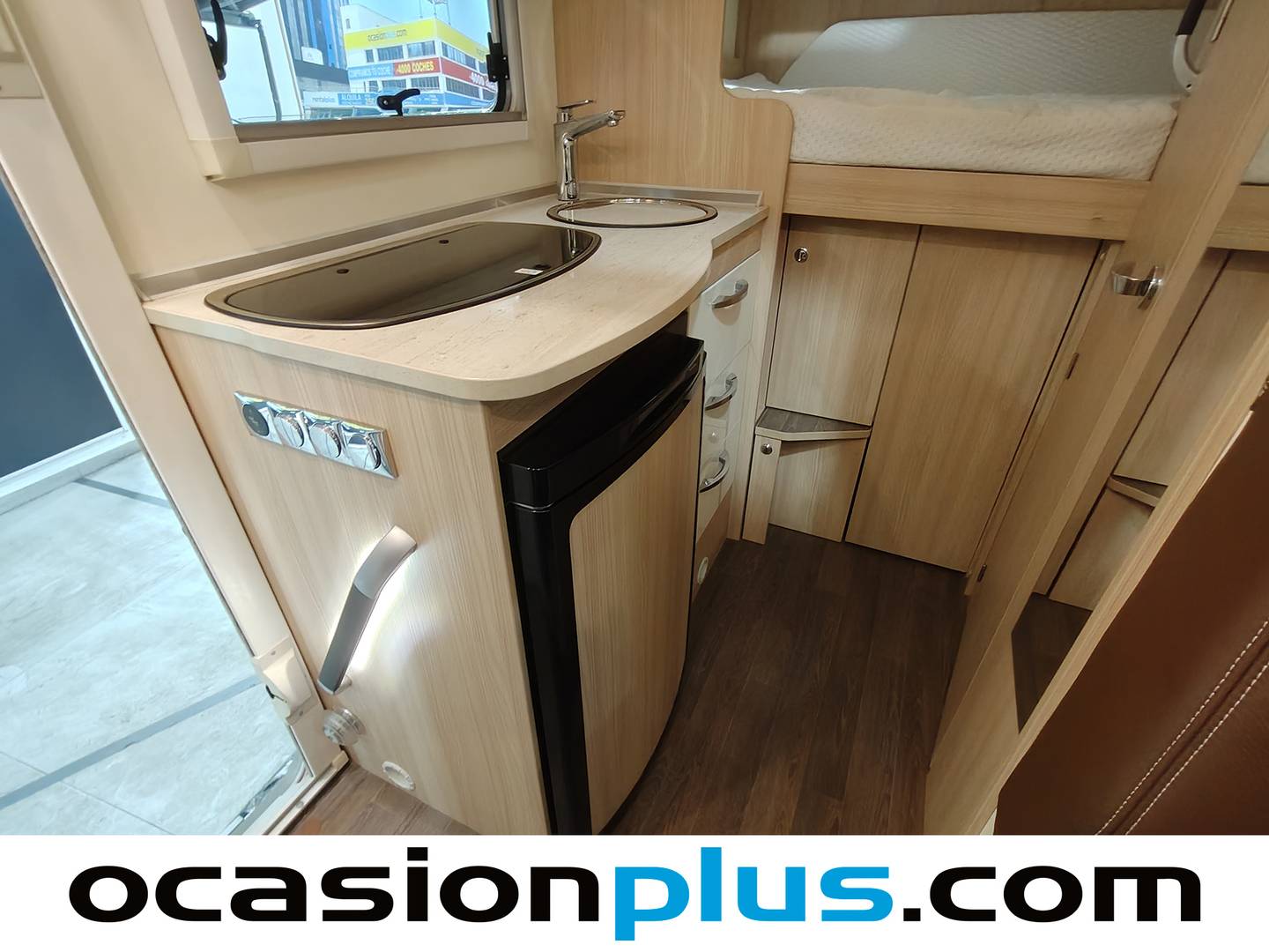 Foto Burstner BT5902 Burstner BT5902 BT5902 Travel Van T-590 (150 CV) 4 Plazas