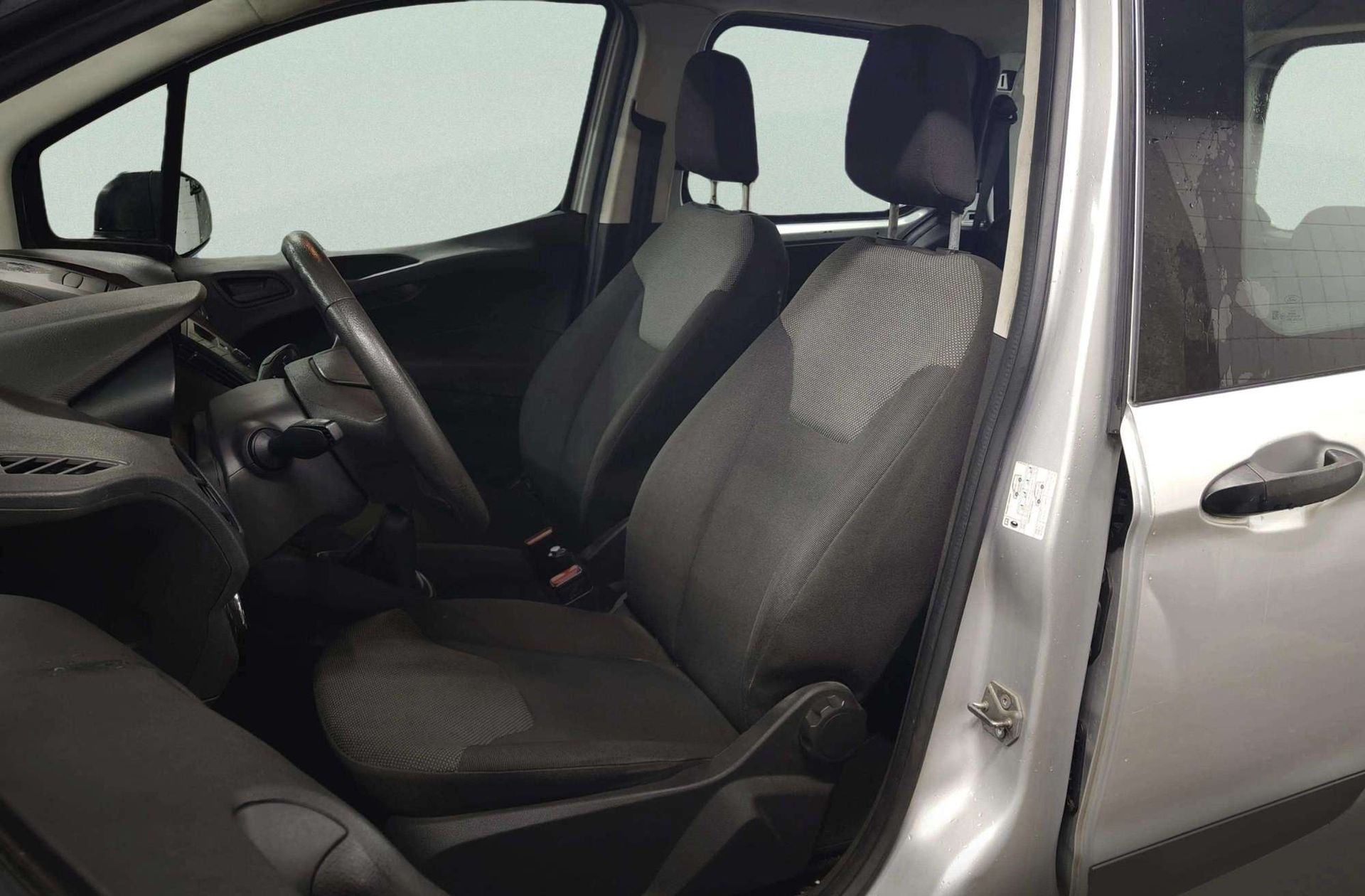 Ford Tourneo Courier 1.5 TDCi Ambiente - foto 8