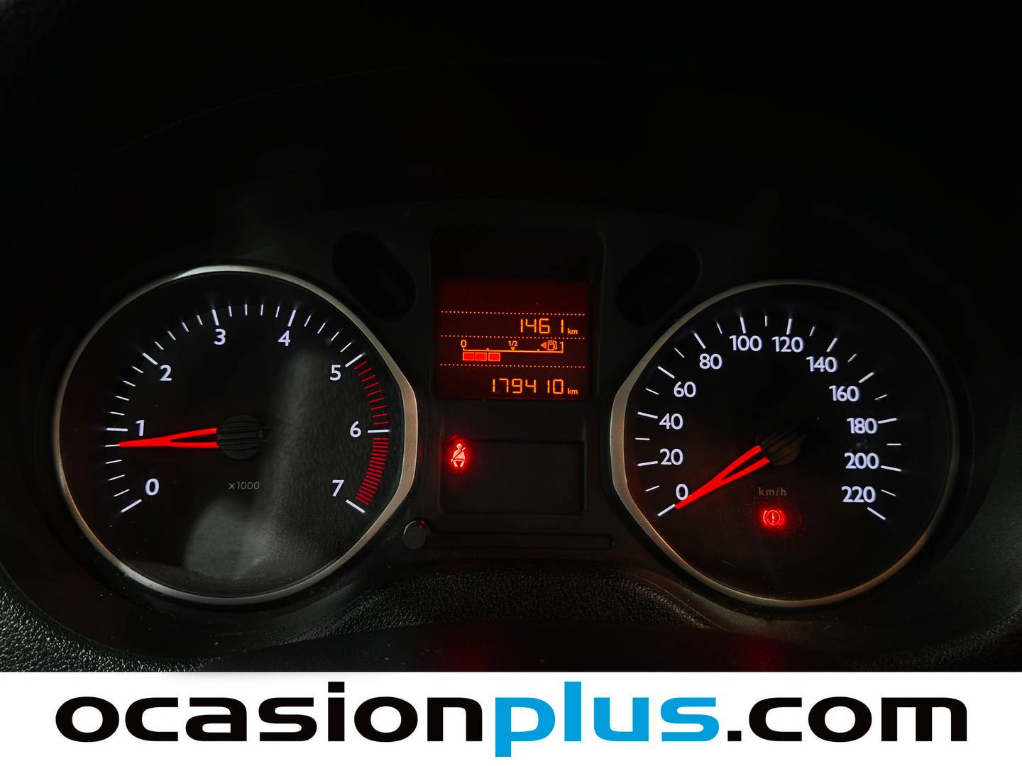 Foto Citroën C-Elysée Citroen C-Elysee BlueHDi 100 Exclusive (100 CV)