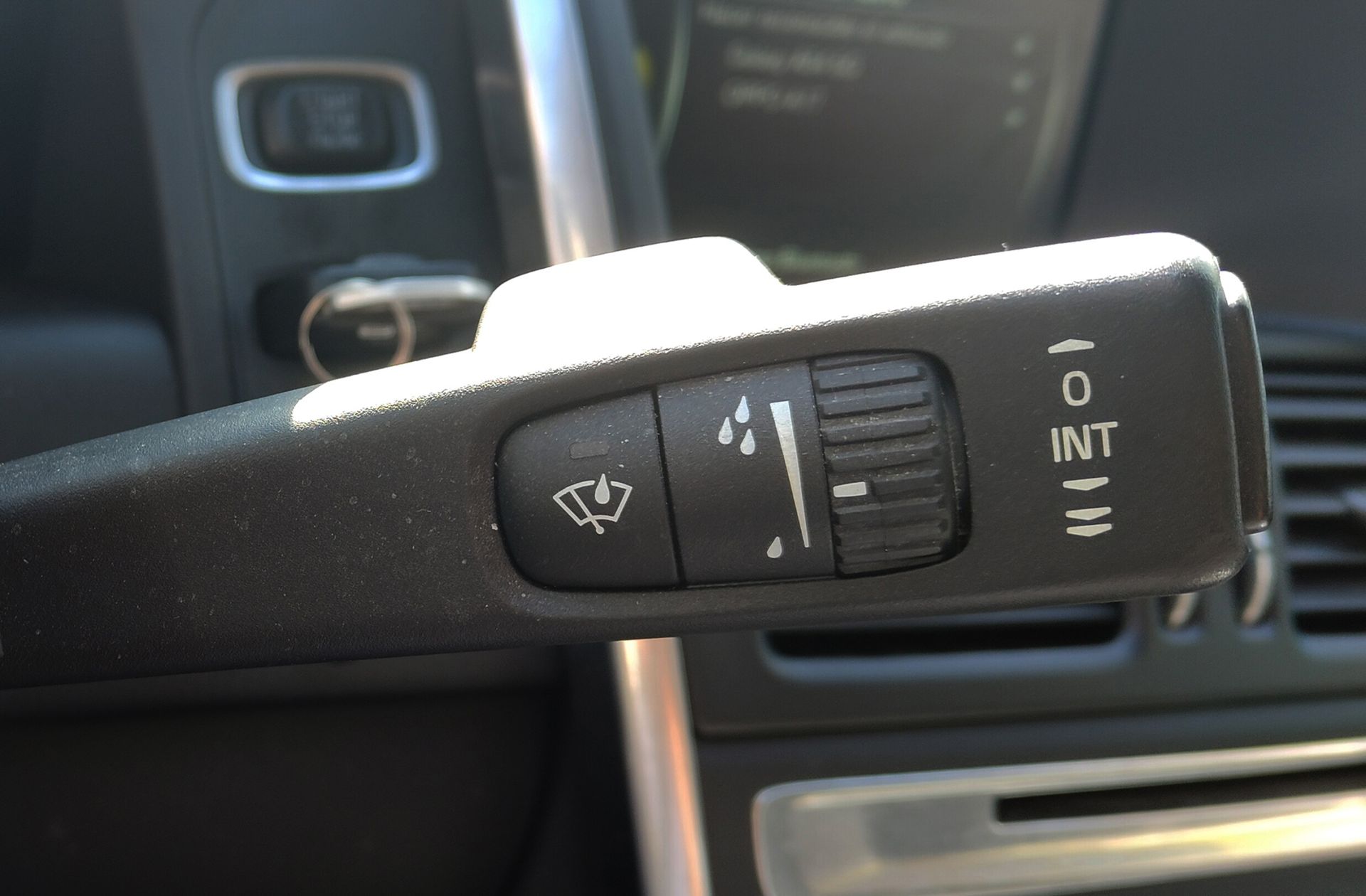 Volvo XC60 D3 Kinetic - foto 23
