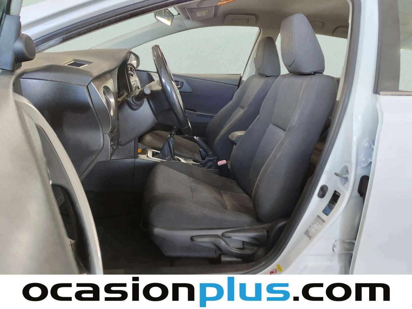 Foto asientos delanteros Toyota Auris Toyota Auris 130 Touring Sports Active (132 CV)