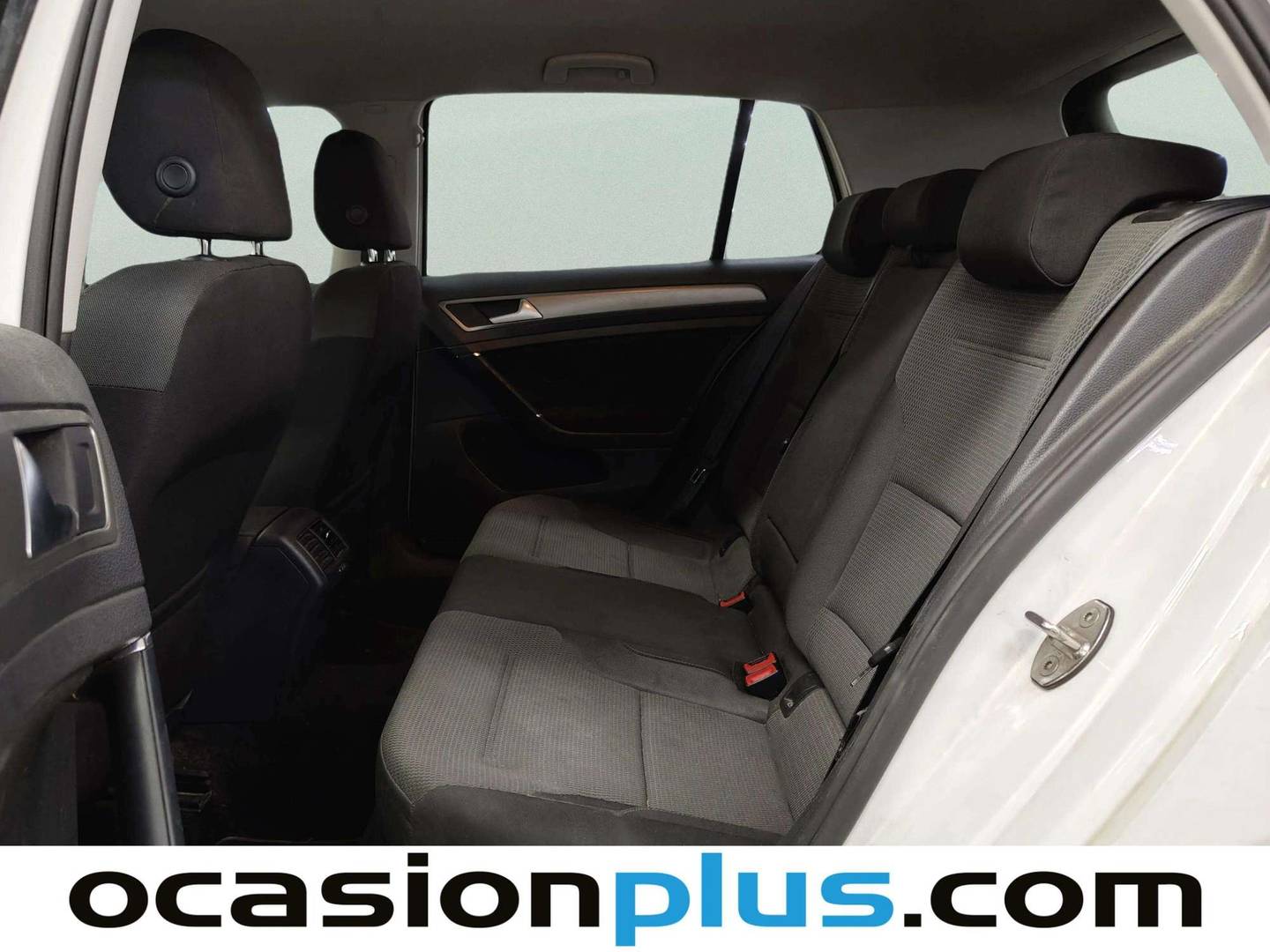 Foto asientos traseros Volkswagen Golf Volkswagen Golf Advance1.6 TDI (105 CV) DSG