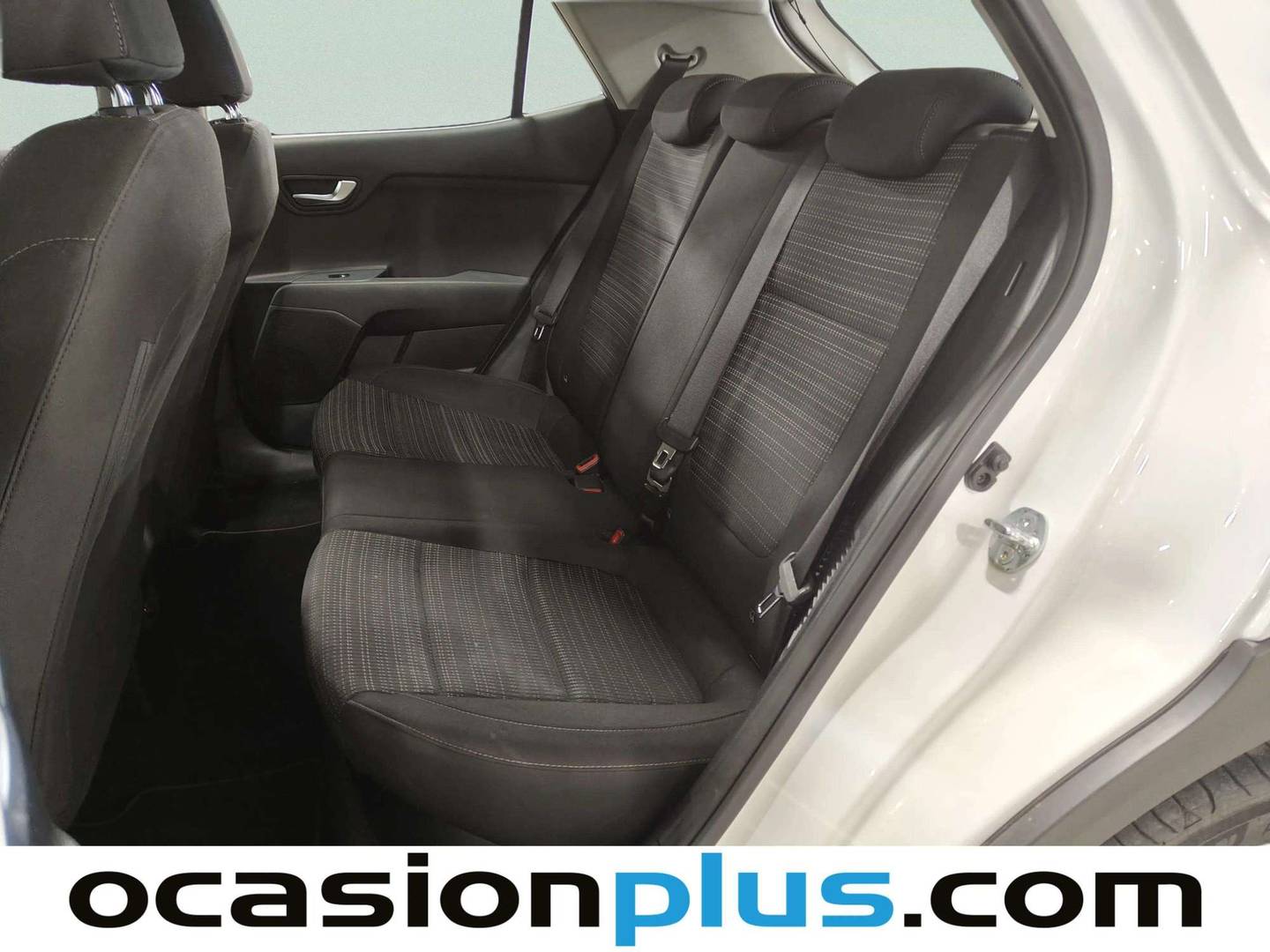 Foto asientos traseros KIA Stonic KIA Stonic 1.0 T-GDi MHEV Drive (100 CV)