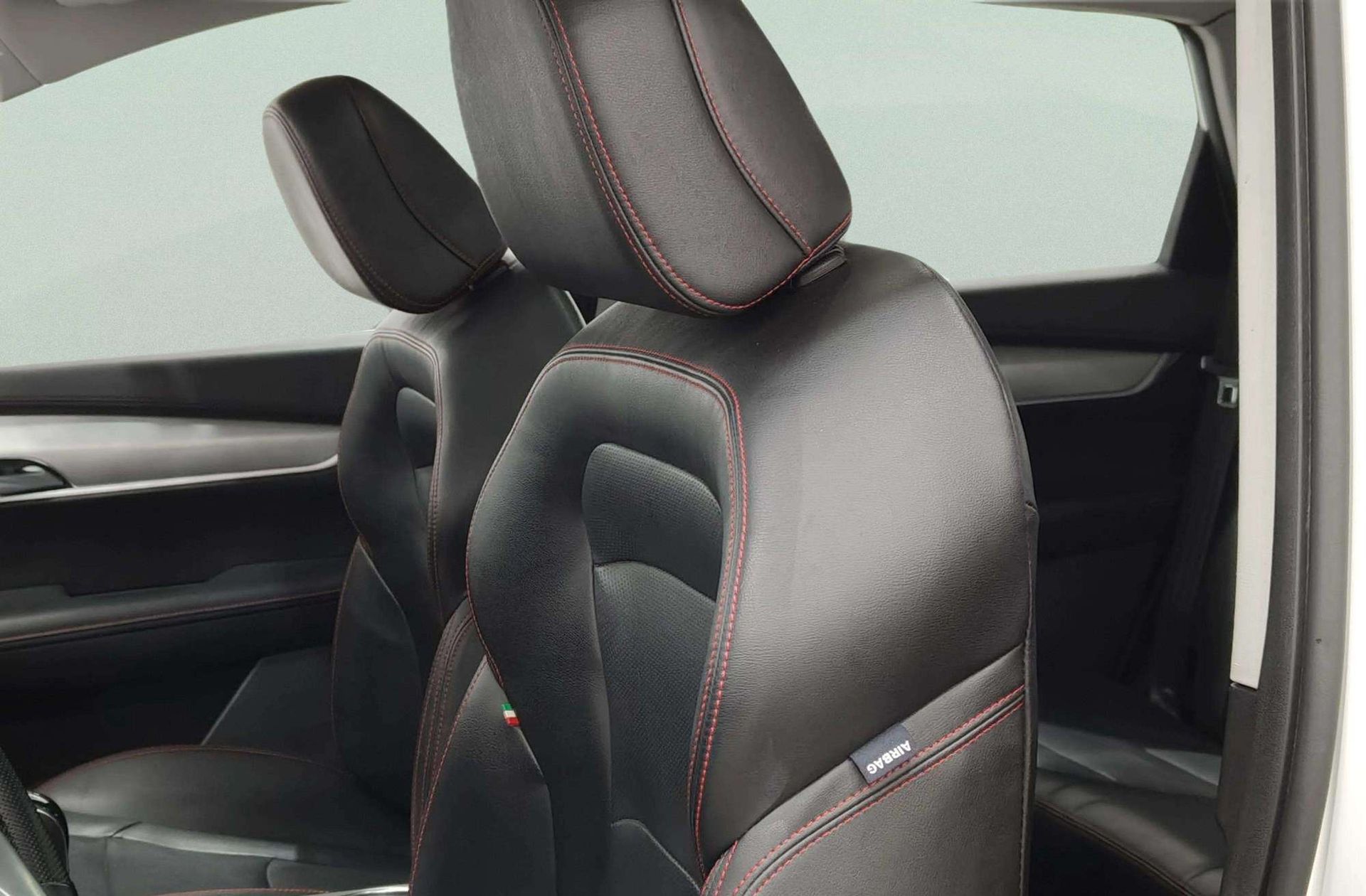 SWM G01 1.5T Luxury - foto 12