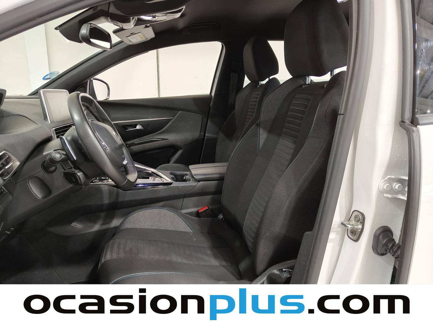 Foto asientos traseros Peugeot 5008 Hybrid Peugeot 5008 Hybrid 1.2 Active Pack eDCS6 (136 CV) 7 Plazas