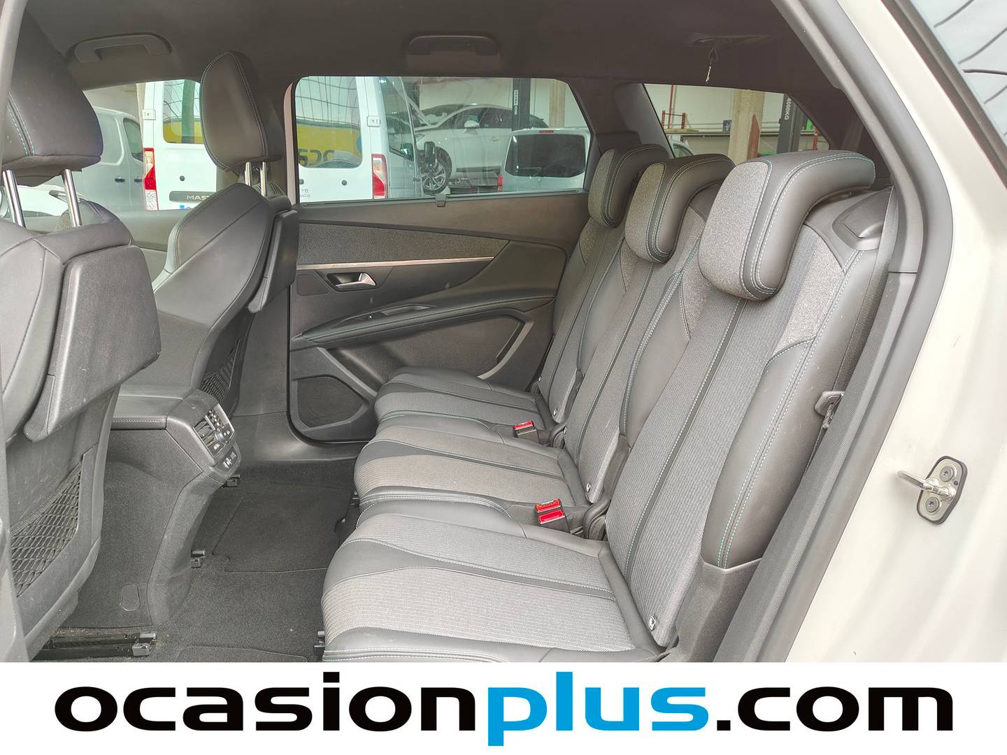 Foto asientos traseros Peugeot 5008 Peugeot 5008 PureTech 130 S&S Allure Pack EAT8 (130 CV) 7 plazas