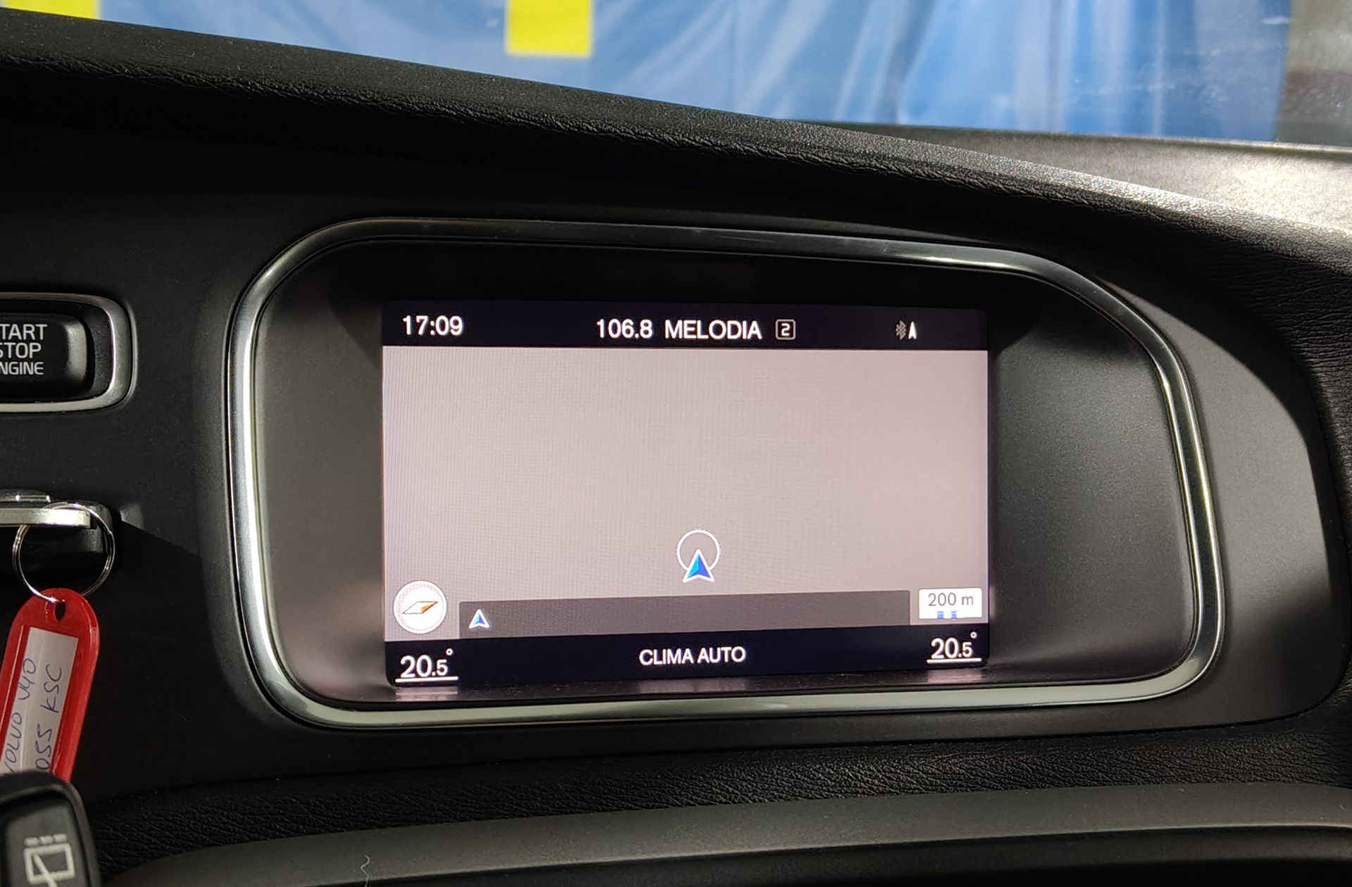 Volvo V40 T2 Momentum - foto 8
