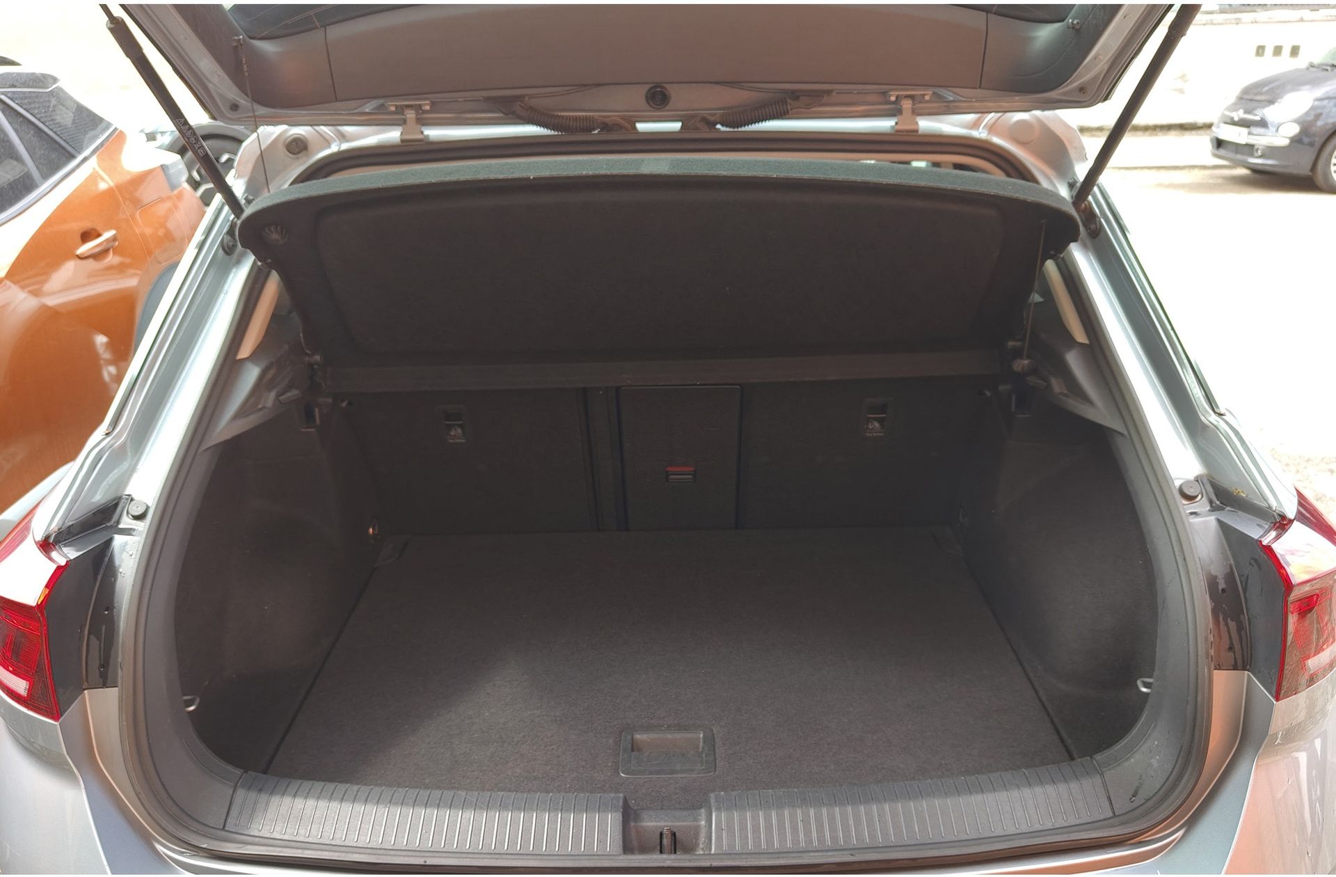 Volkswagen T-Roc Life 1.0 TSI - foto 18