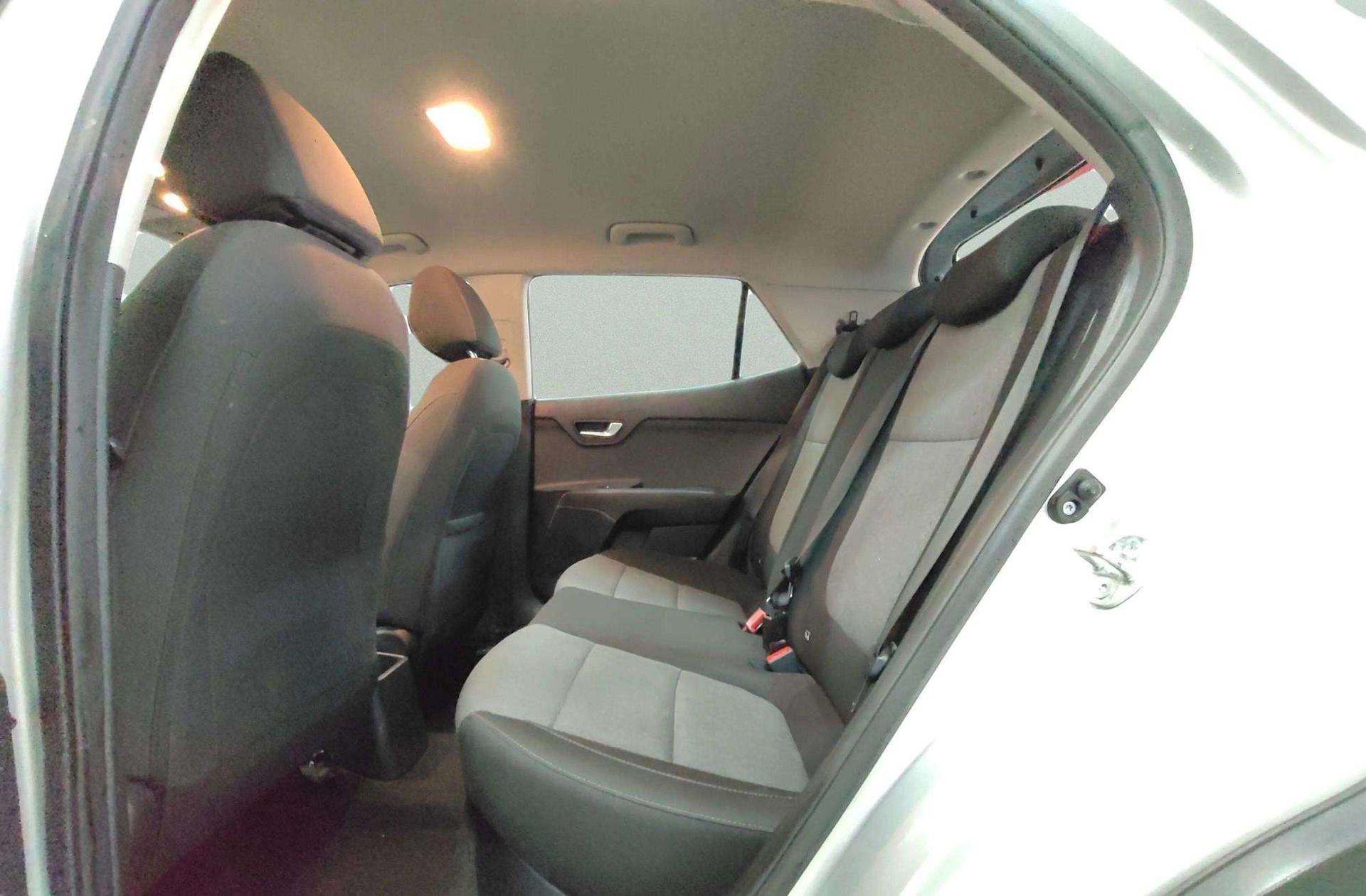 Kia Stonic 1.0 T-GDi Drive - foto 12