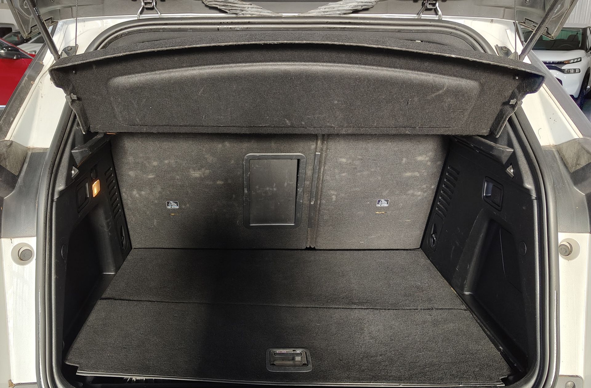Peugeot 3008 300 Allure Pack e-EAT8 - foto 18