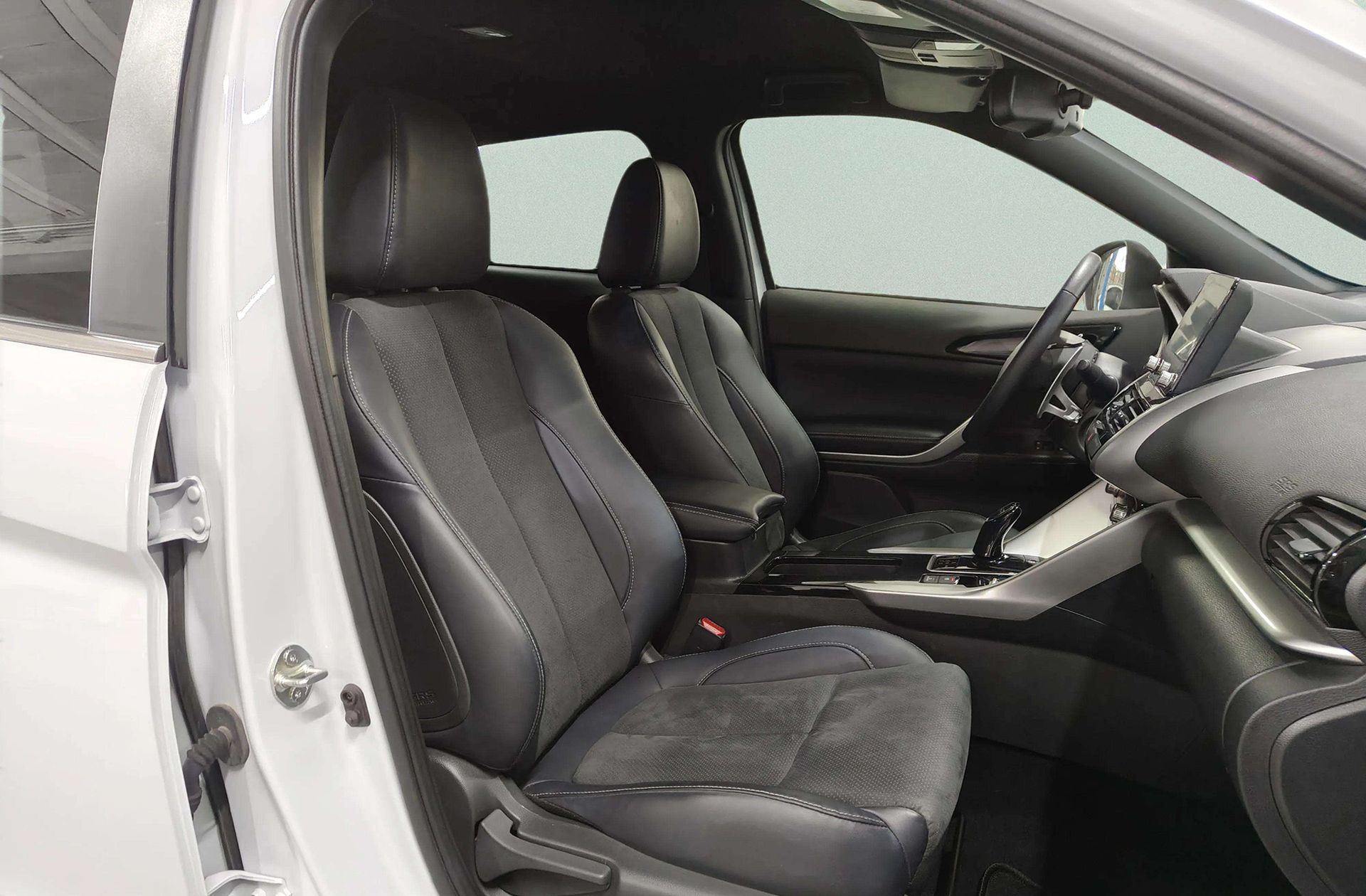 Mitsubishi Eclipse Cross 2.4 PHEV Kaiteki 4WD - foto 26