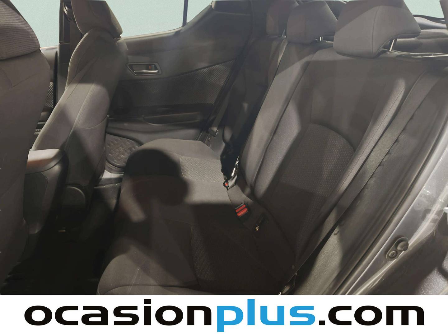 Foto asientos traseros Toyota C-HR Toyota C-HR 1.8 125H Advance (122 CV)