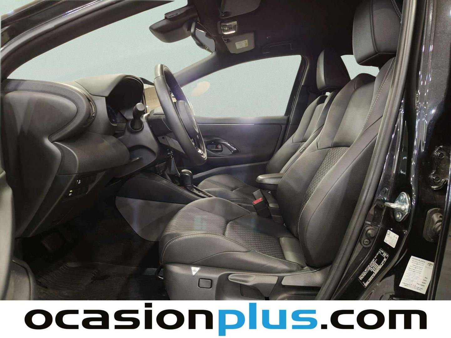 Foto asientos delanteros Toyota Yaris Toyota Yaris 1.5 120H Style Plus (116 CV)