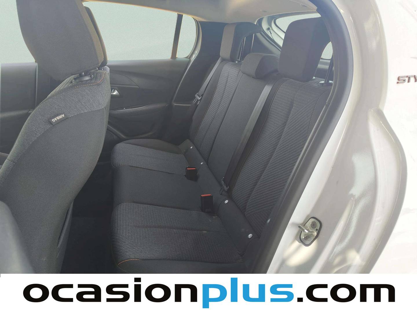 Foto asientos traseros Peugeot 208 Peugeot 208 Style Hybrid 110 eDCS6 (110 CV)