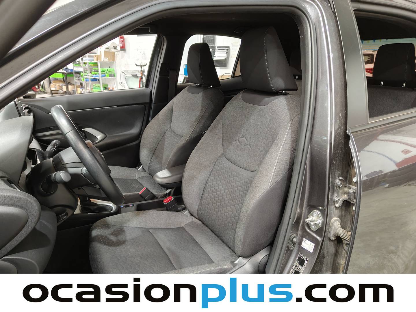 Foto asientos delanteros Toyota Yaris Cross Toyota Yaris Cross 120H Active Tech (116 CV)