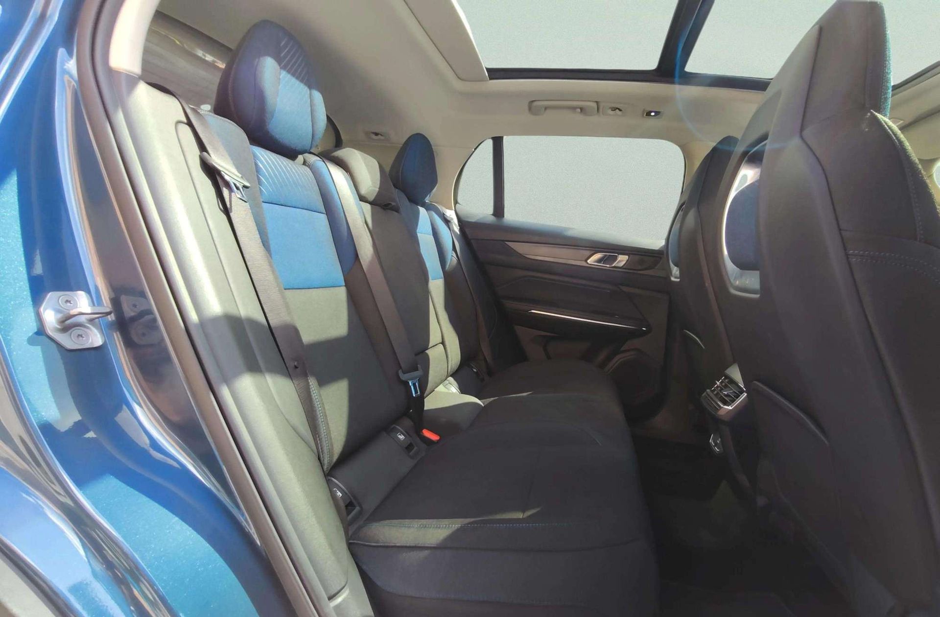 Lynk & Co 01 1.5 PHEV - foto 27