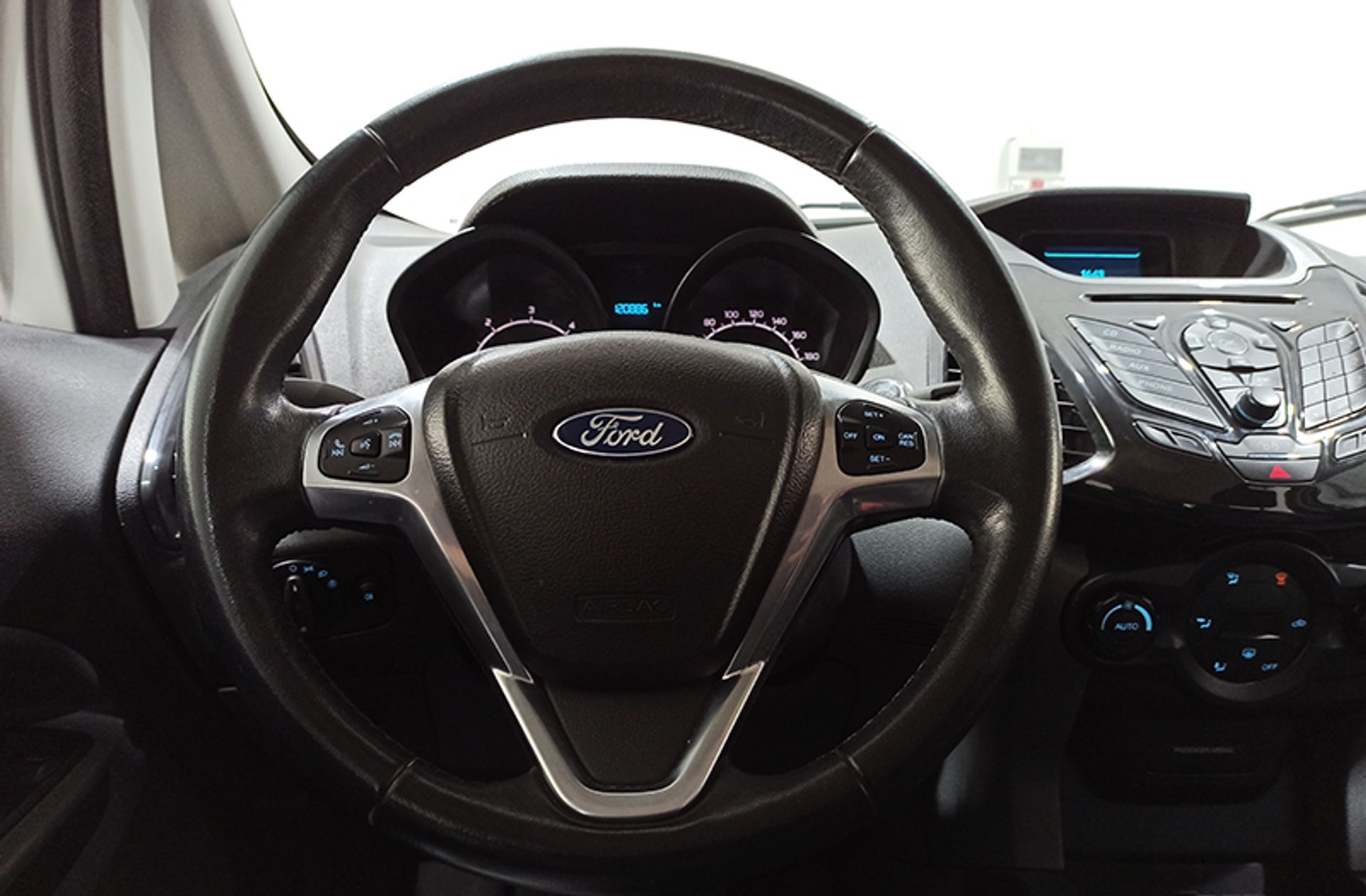 Ford EcoSport 1.5 TDCi Titanium - foto 19