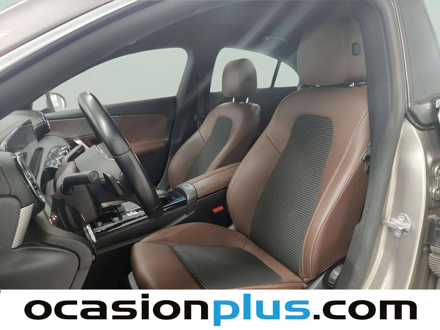 Foto asientos delanteros Mercedes CLA Mercedes CLA 200 d (150 CV)