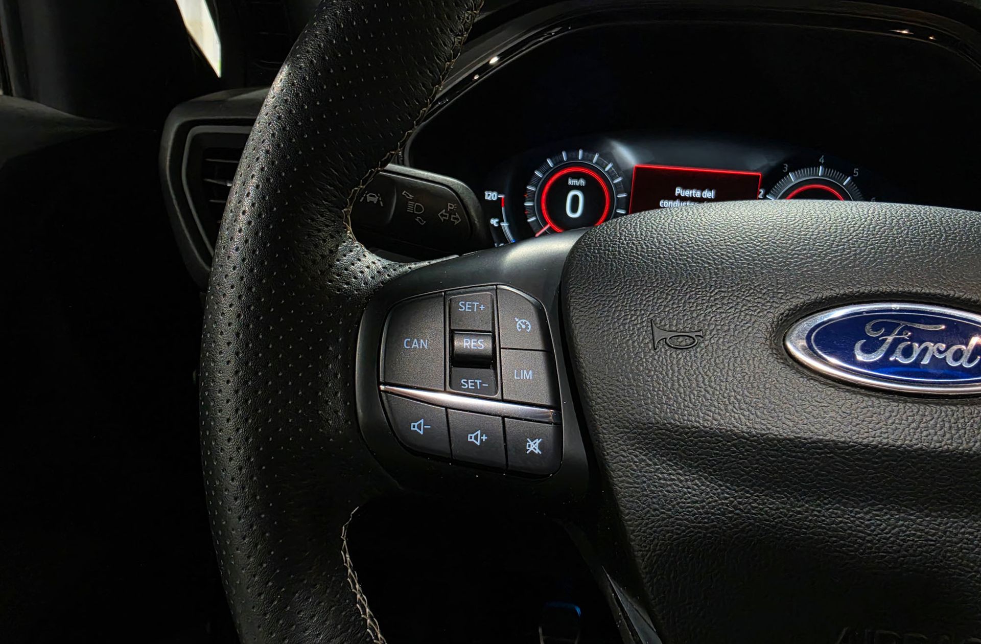 Ford Focus 2.3 EcoBoost ST - foto 32