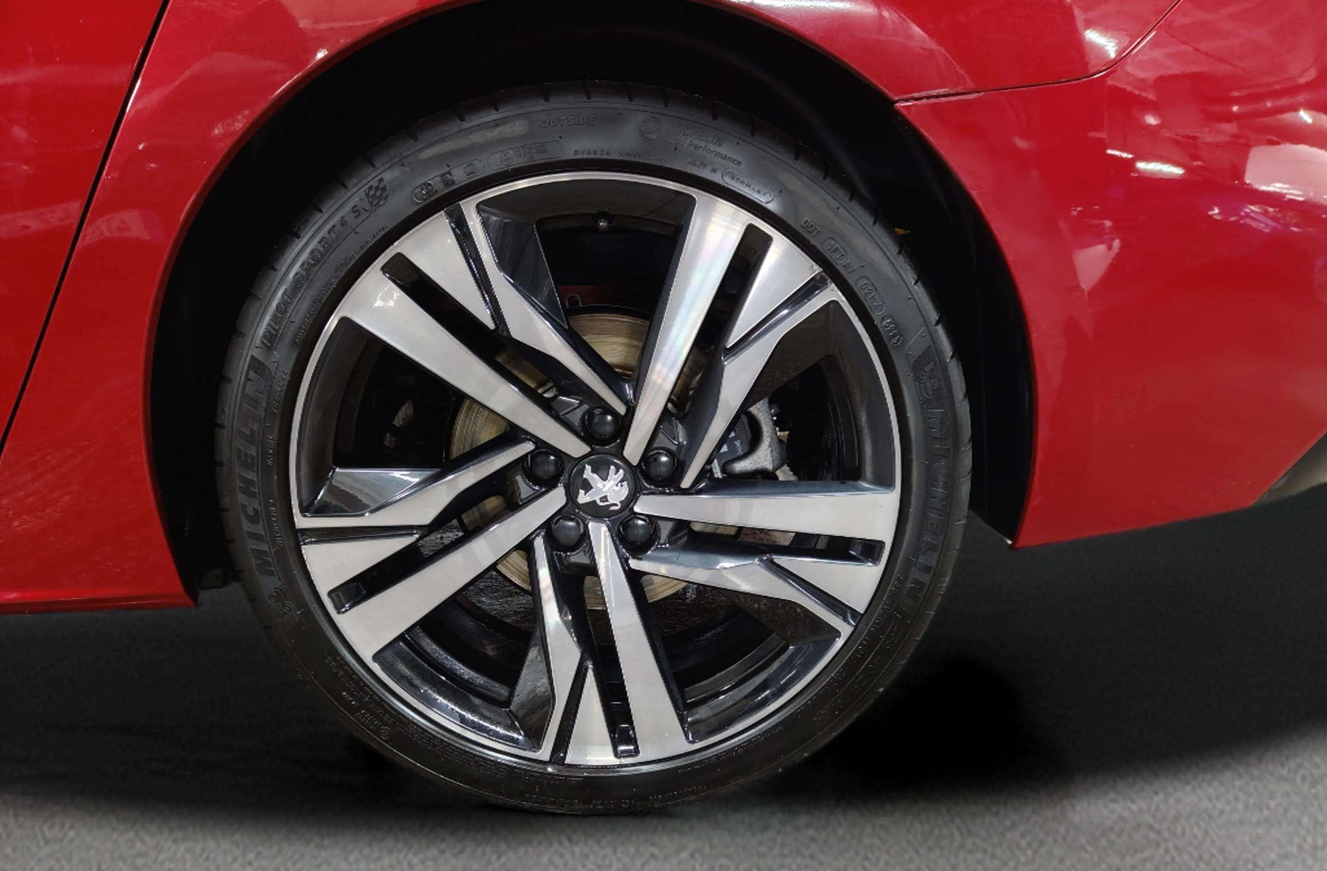 Peugeot 508 BlueHDi 180 First Edition EAT8 - foto 37