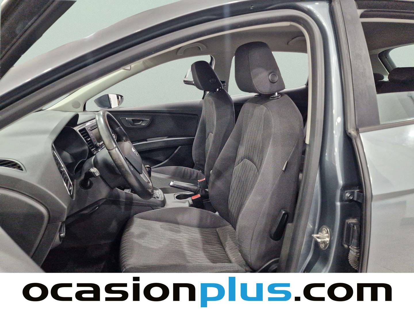 Foto asientos delanteros Seat León Seat León 1.6 TDI St&Sp I-Tech (105 CV)