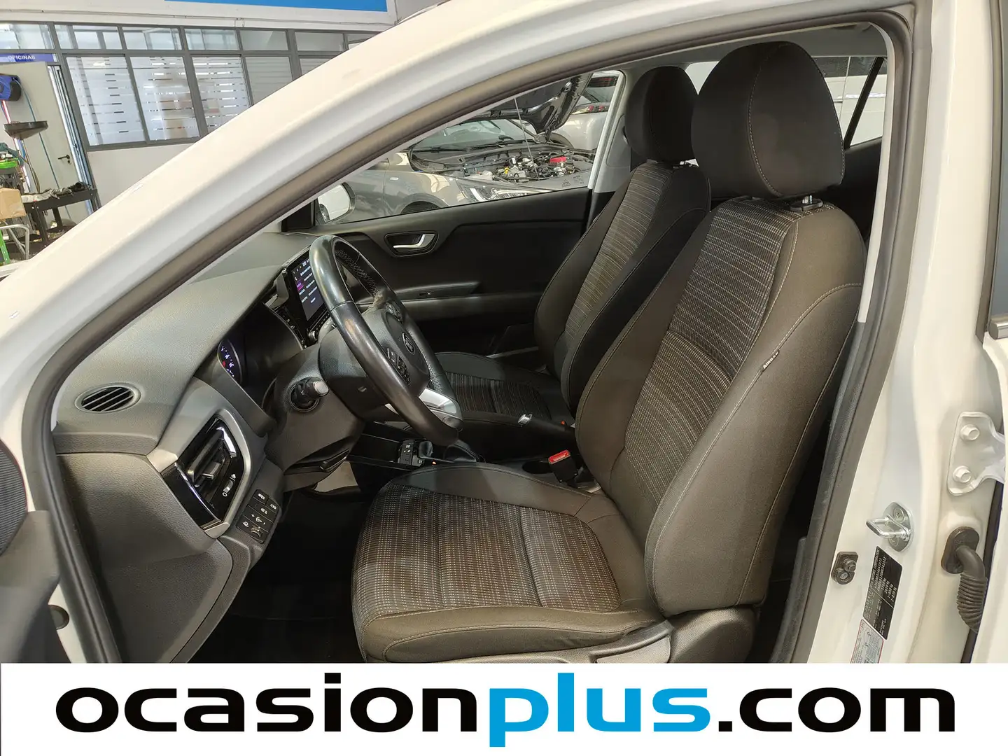 Foto KIA Stonic Kia Stonic 1.0 T-GDi MHEV Drive DCT (120 CV)