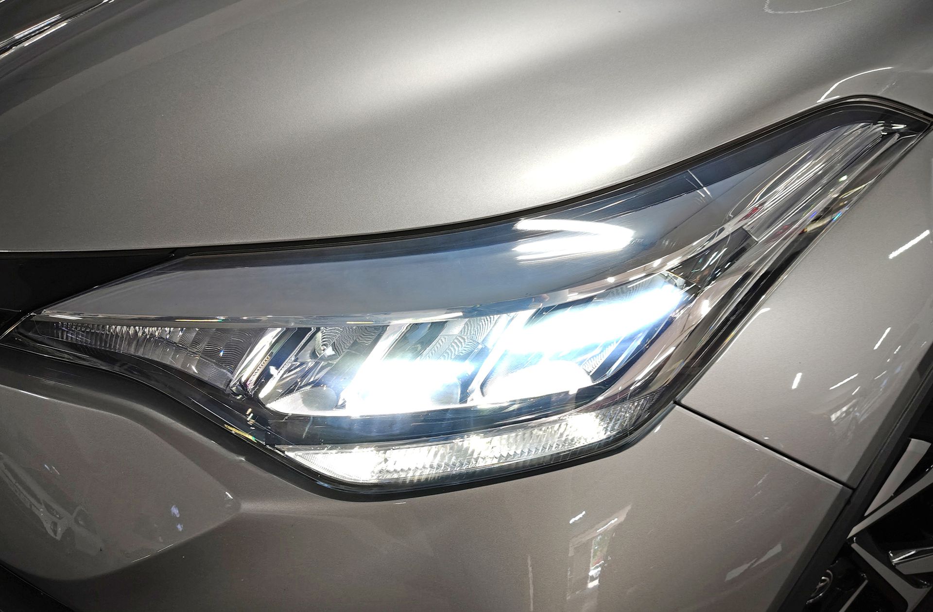 Toyota C-HR 180H Advance - foto 13