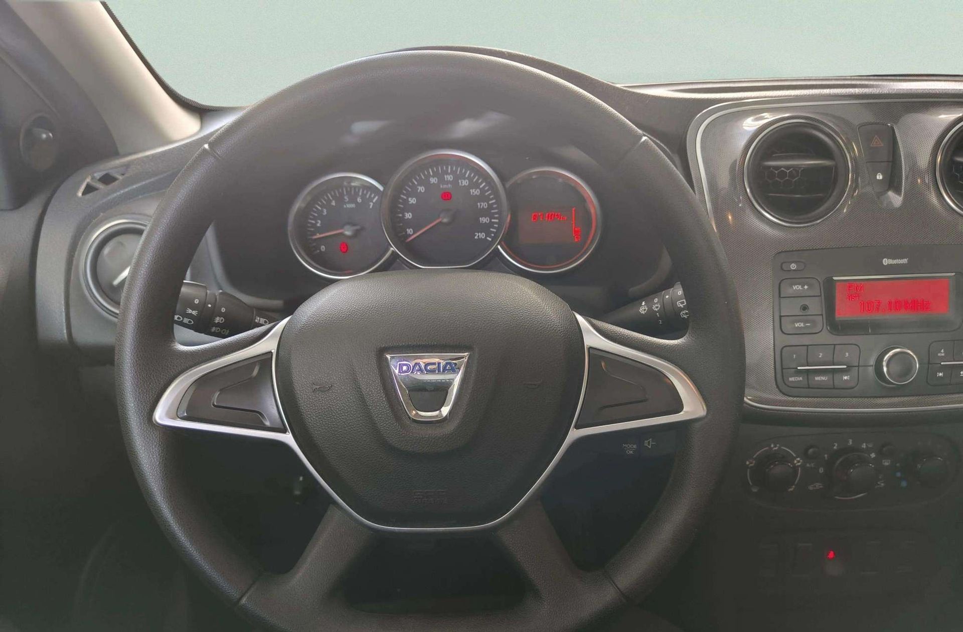 Dacia Sandero Stepway Essential 1.0 - foto 16