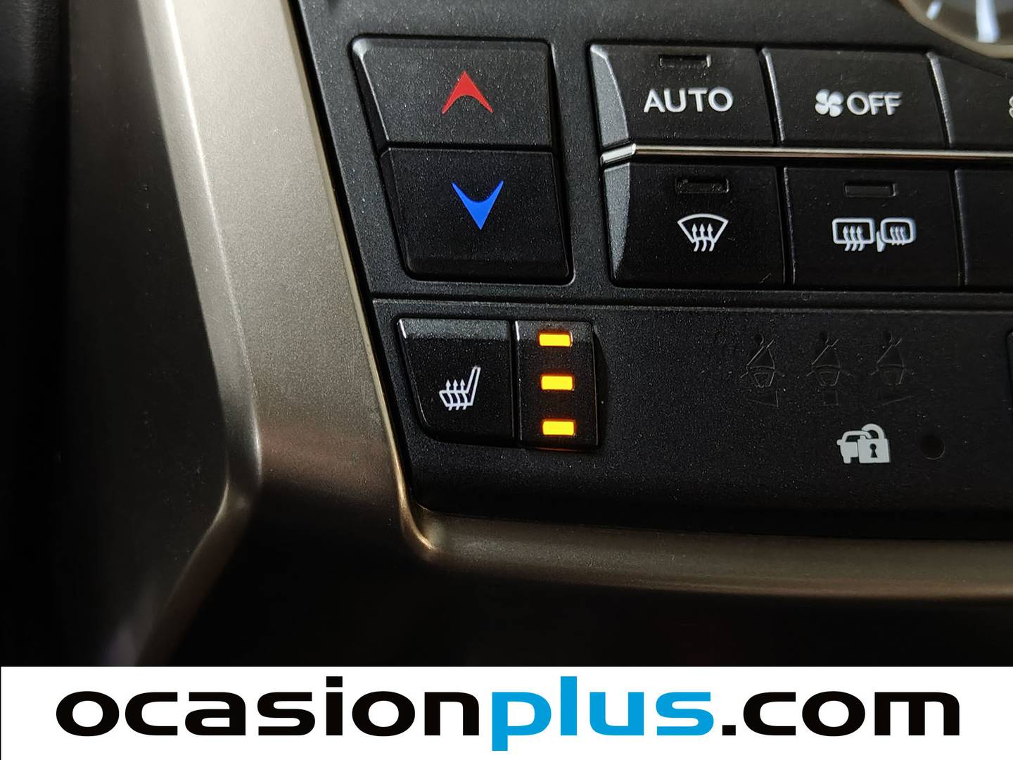 Equipamiento del Lexus NX Lexus NX 300h Executive Tecno 4WD (197 CV)