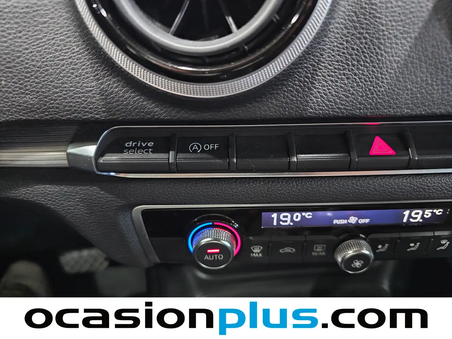 Foto Audi A3 Audi A3 Sportback sport edition 1.6 TDI (110 CV) S tronic