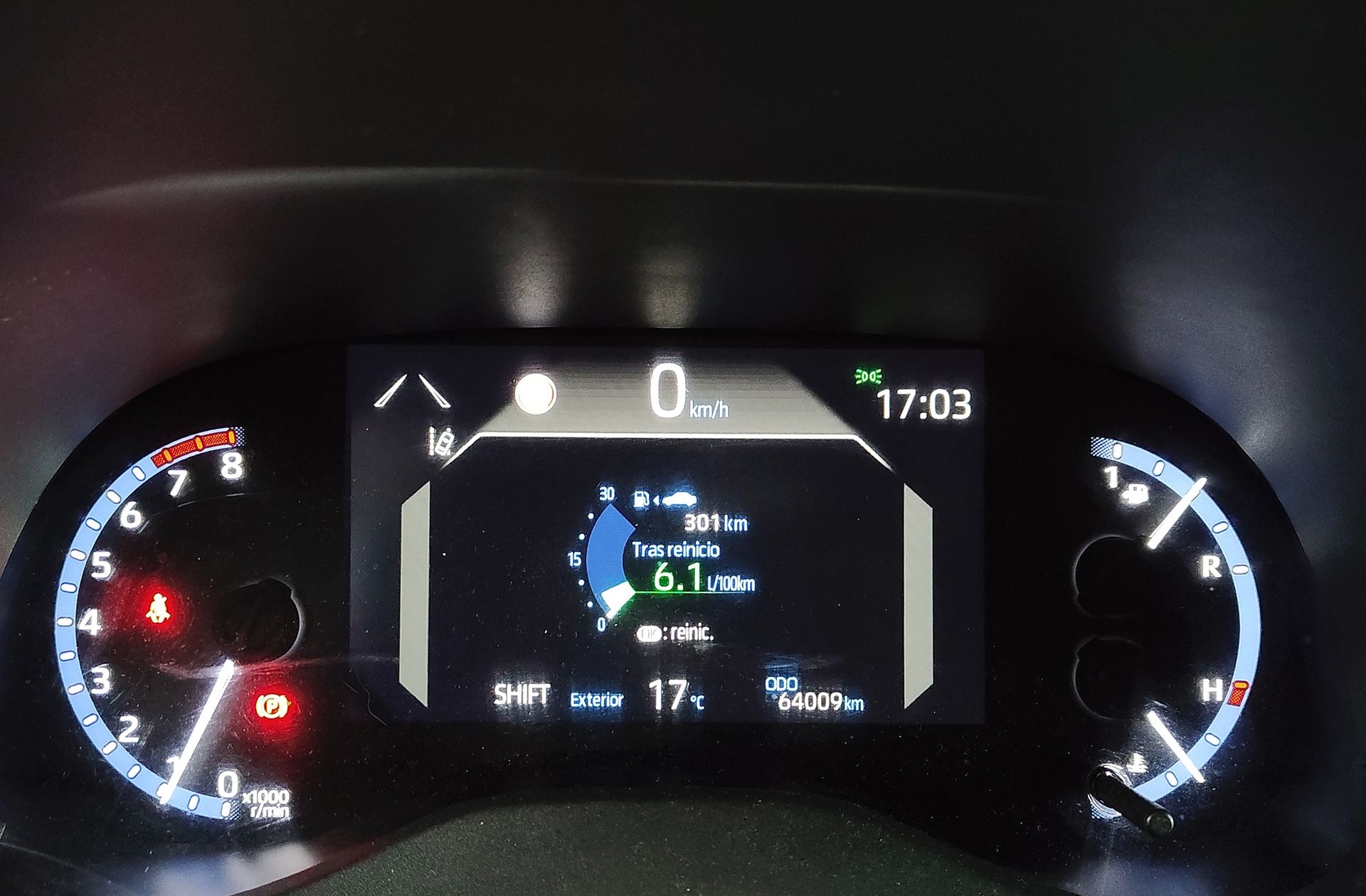 Toyota Yaris Cross 1.5 120H Style - foto 23