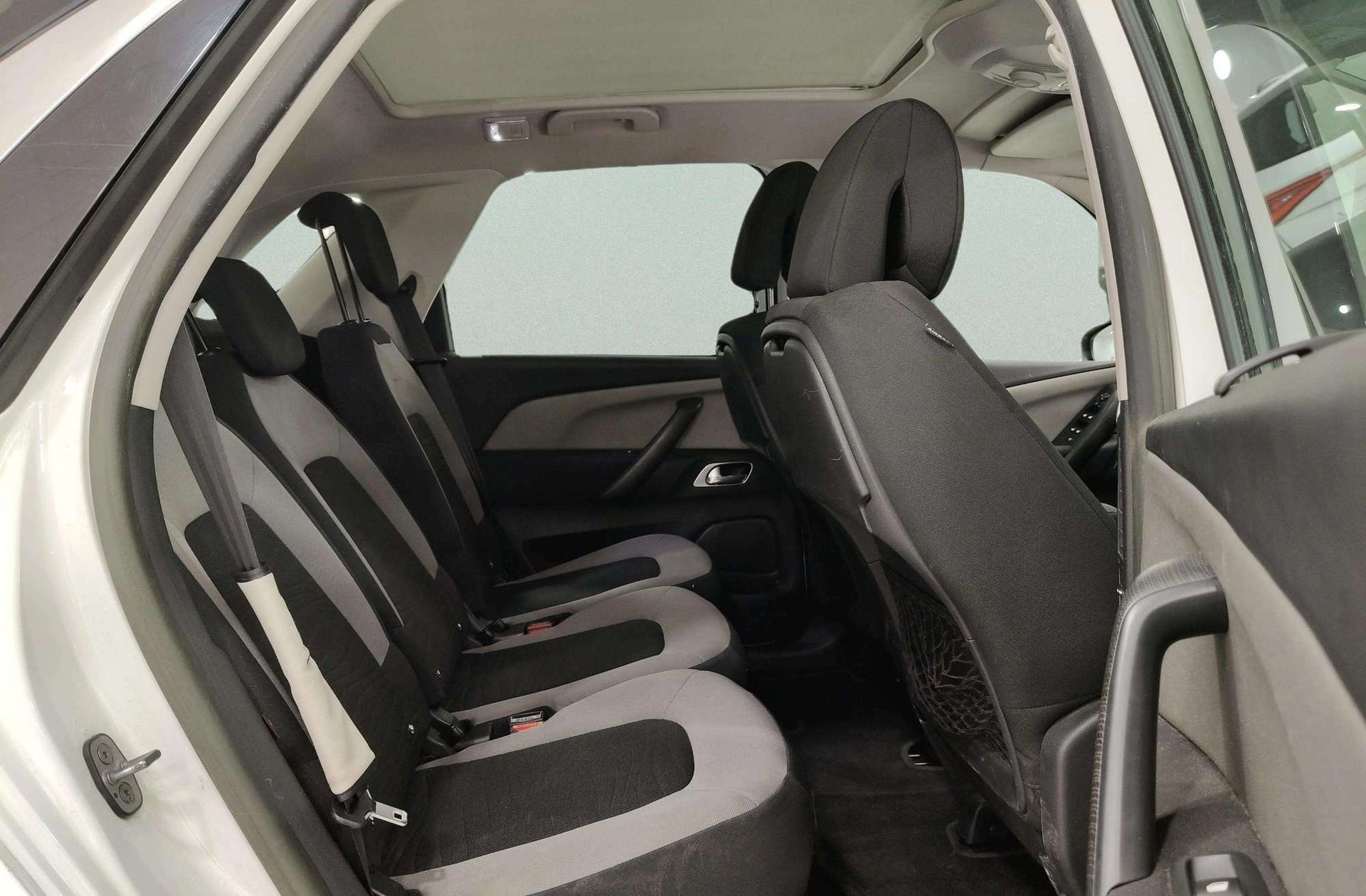 Citroën C4 Picasso 1.6 e-HDI Intensive - foto 17
