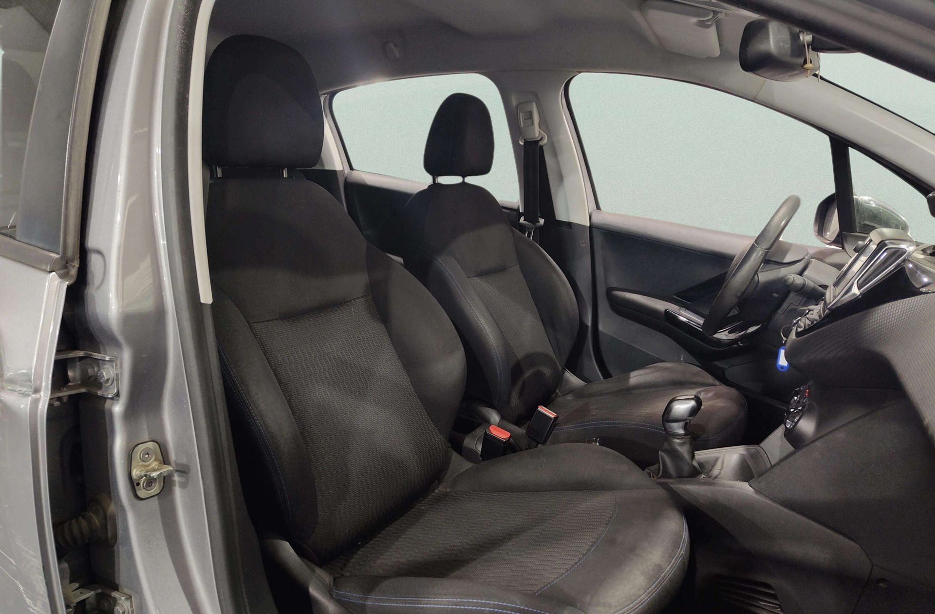 Peugeot 208 BlueHDi 100 Signature - foto 16