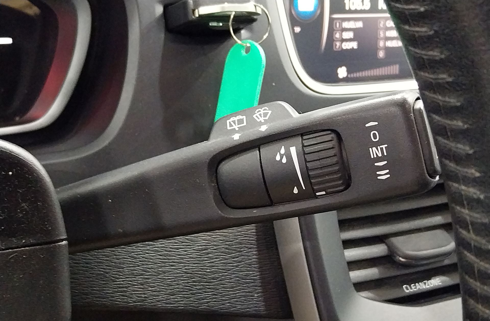 Volvo V40 D2 Kinetic - foto 27