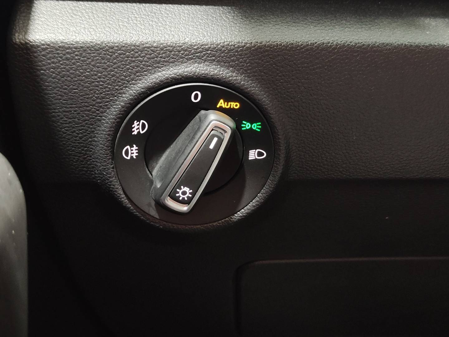 Foto Volkswagen T-Roc Volkswagen T-Roc Advance Style 1.0 TSI  (115 CV)