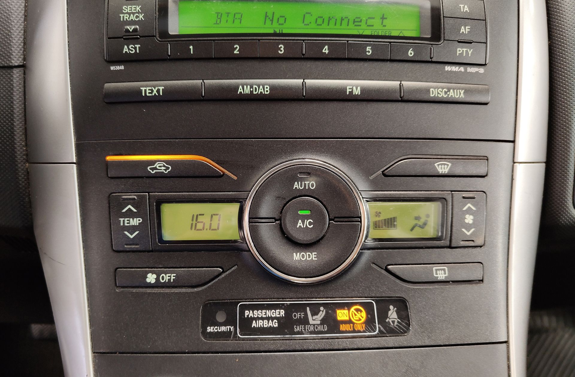 Toyota Auris 1.8 Hybrid Advance - foto 23