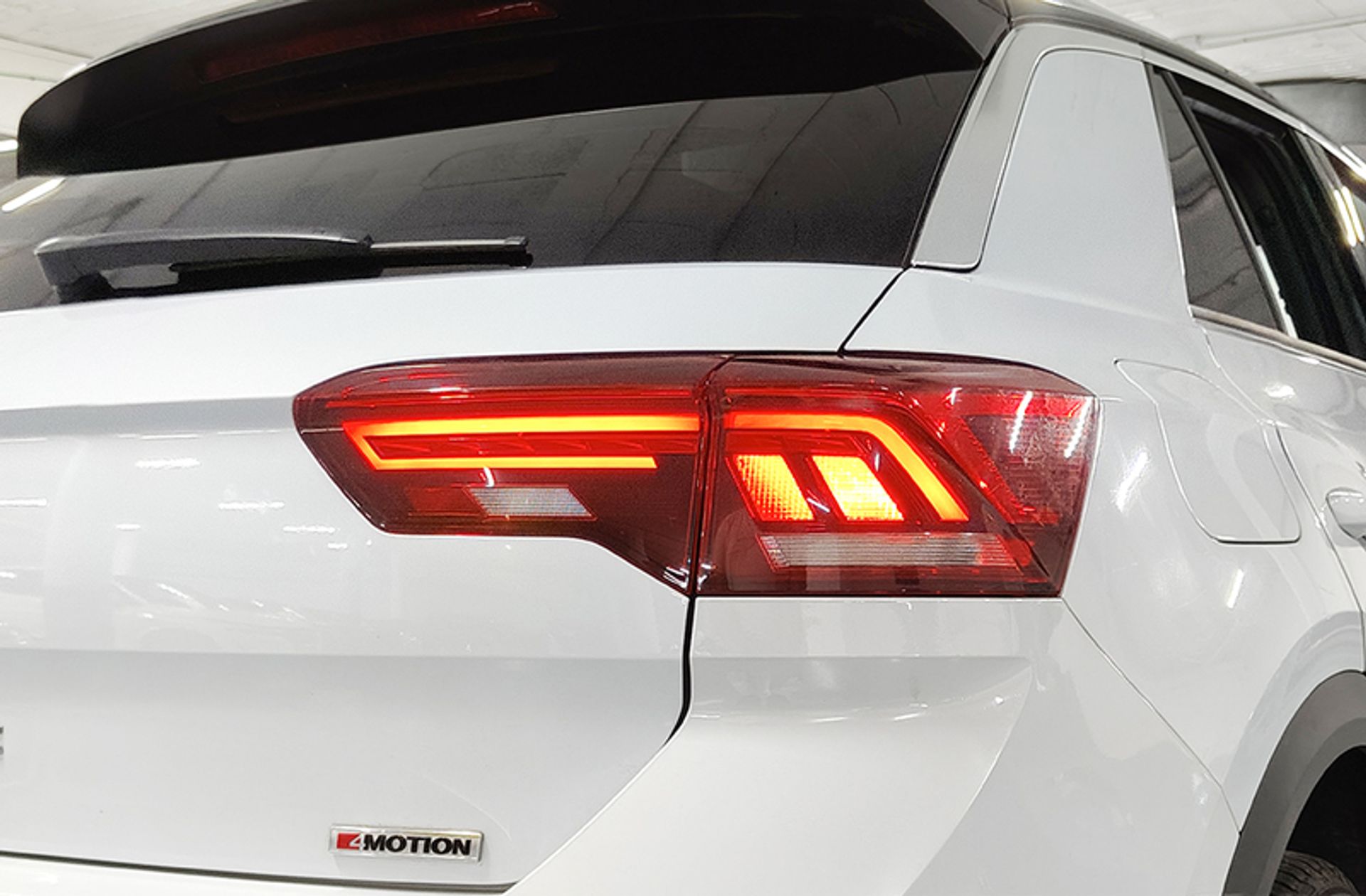 Volkswagen T-Roc Sport 2.0 TSI 4Motion DSG - foto 18