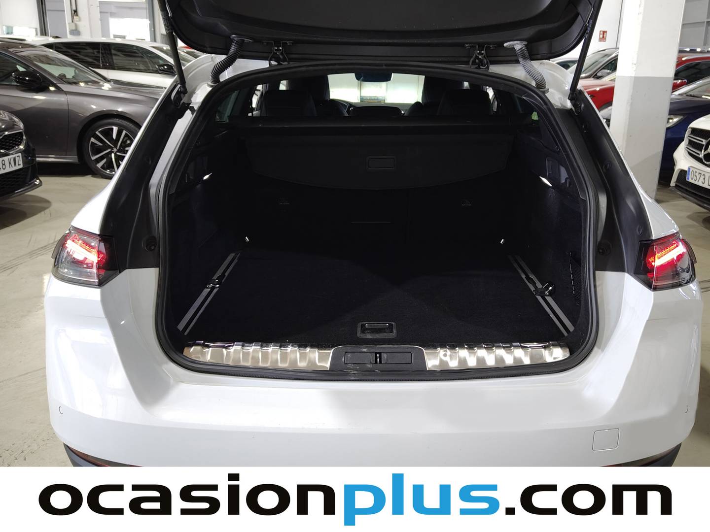 Foto Peugeot 508 Peugeot 508 SW BlueHDi 130 S&S GT EAT8  (130 CV)