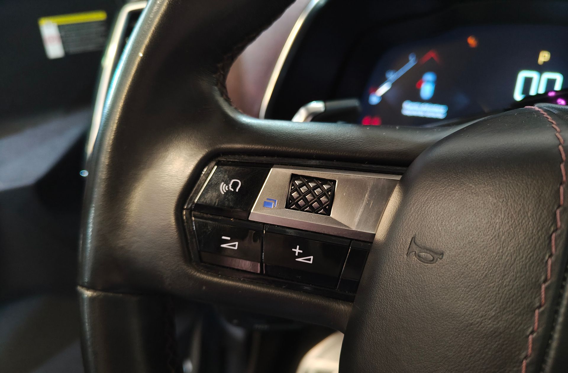 DS DS 7 Crossback La Première THP EAT8 - foto 37