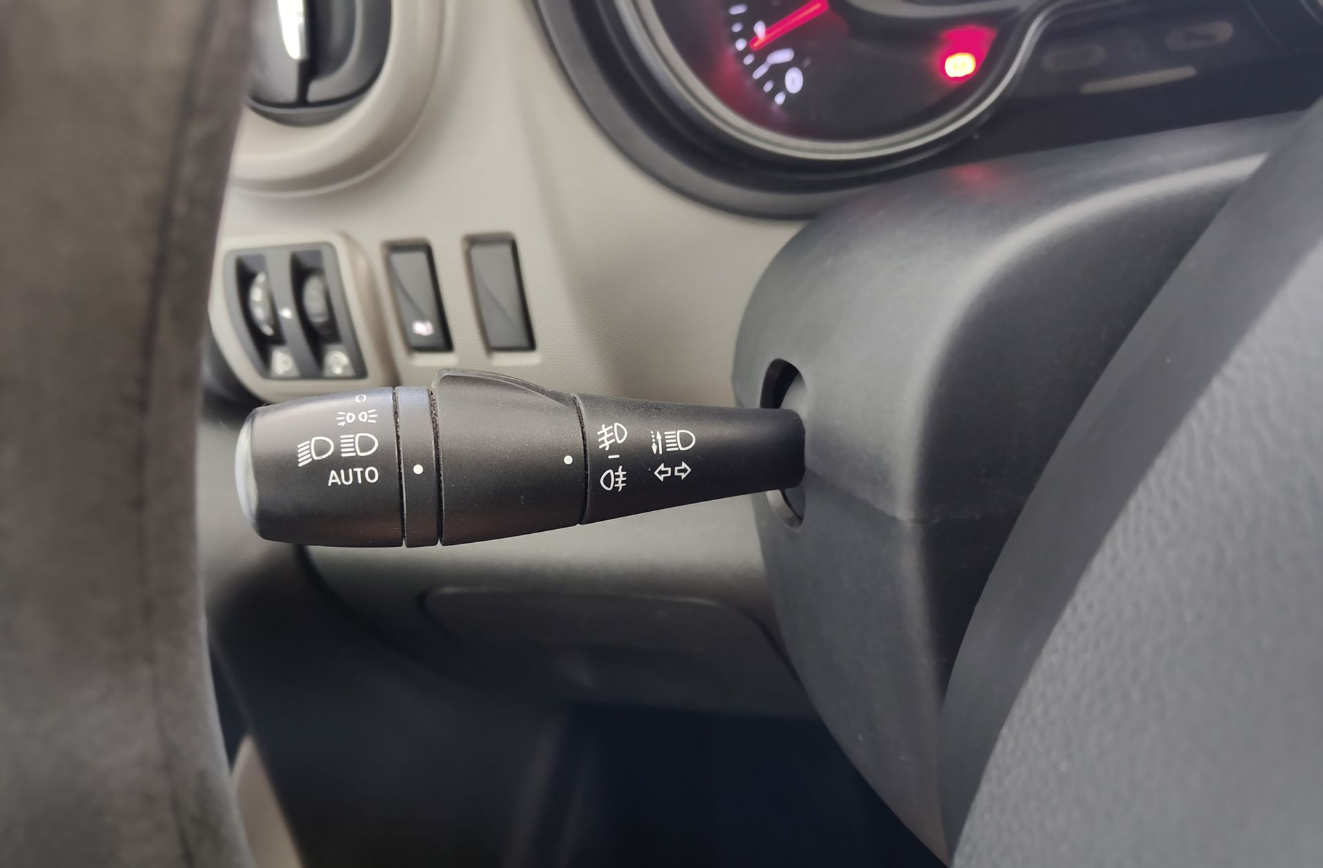 Renault Trafic Combi Mixto Energy dCi 5 plazas - foto 19