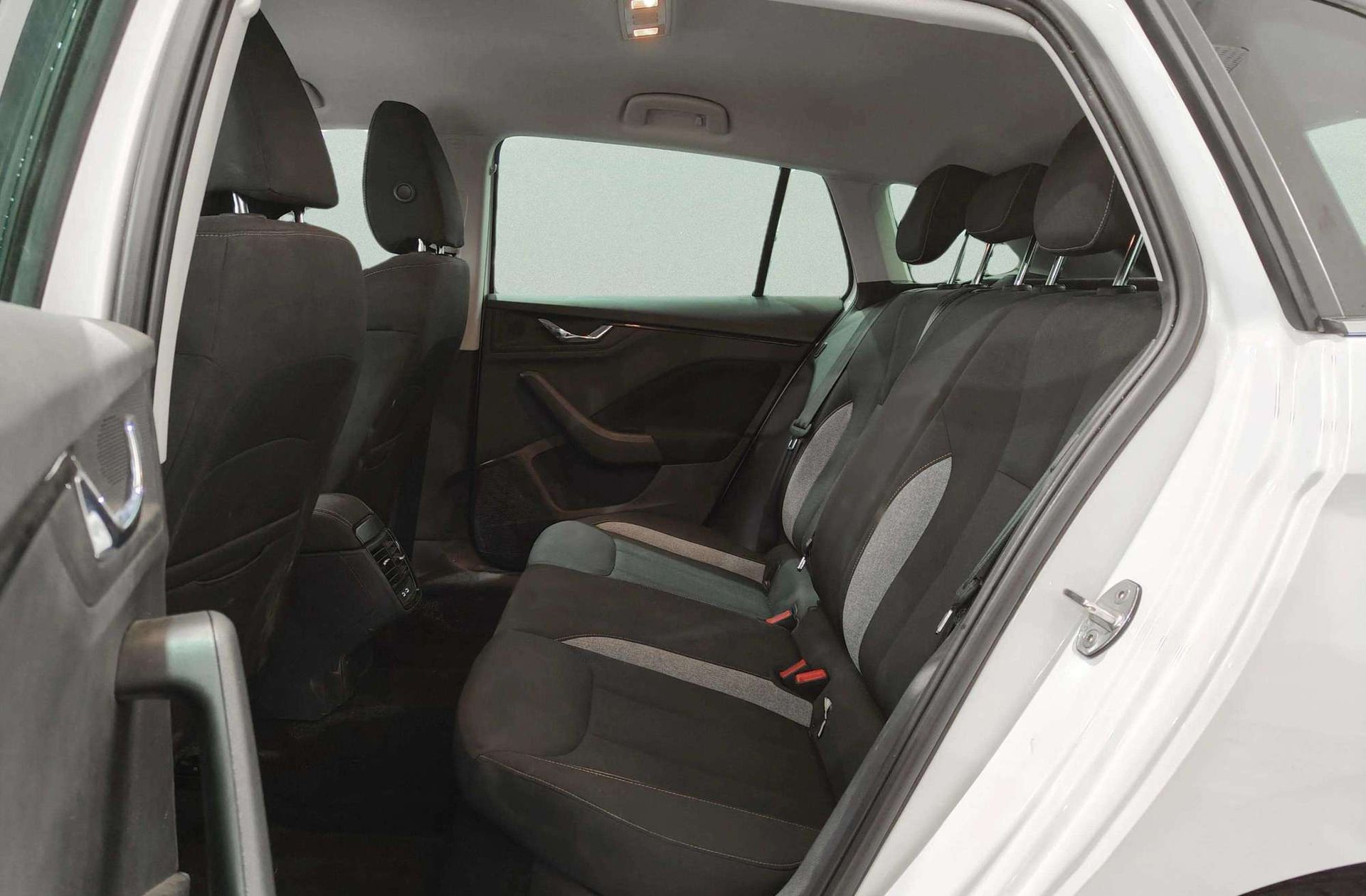 Škoda Scala 1.0 TSI Selection - foto 12