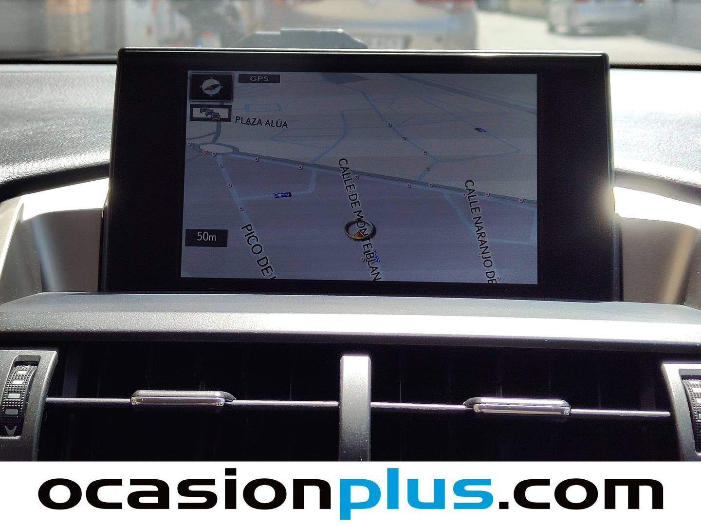 Extras y acabados del Lexus NX Lexus NX 300h Business Navigation 2WD (197 CV)