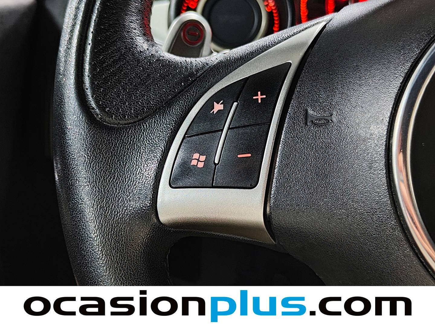 Equipamiento del Abarth 500C Abarth 500C Cabrio 1.4 16v T-Jet Secuencial (140 CV)