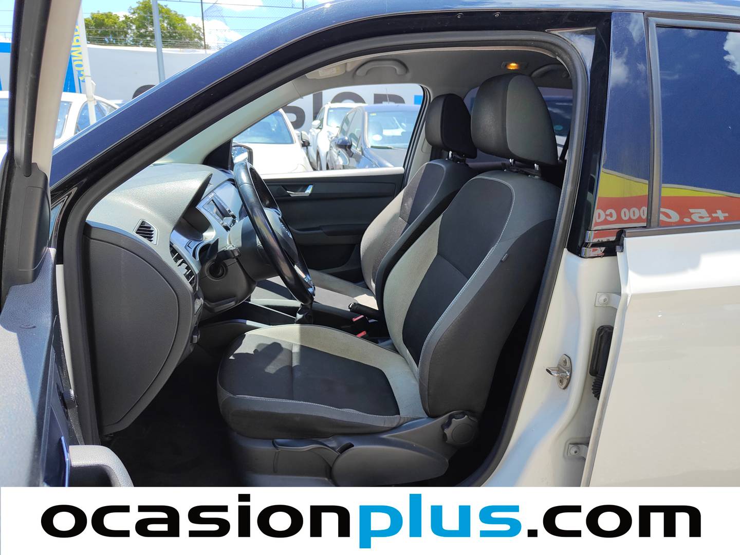 Foto asientos delanteros Skoda Fabia Skoda Fabia 1.4 TDI Business (75 CV)
