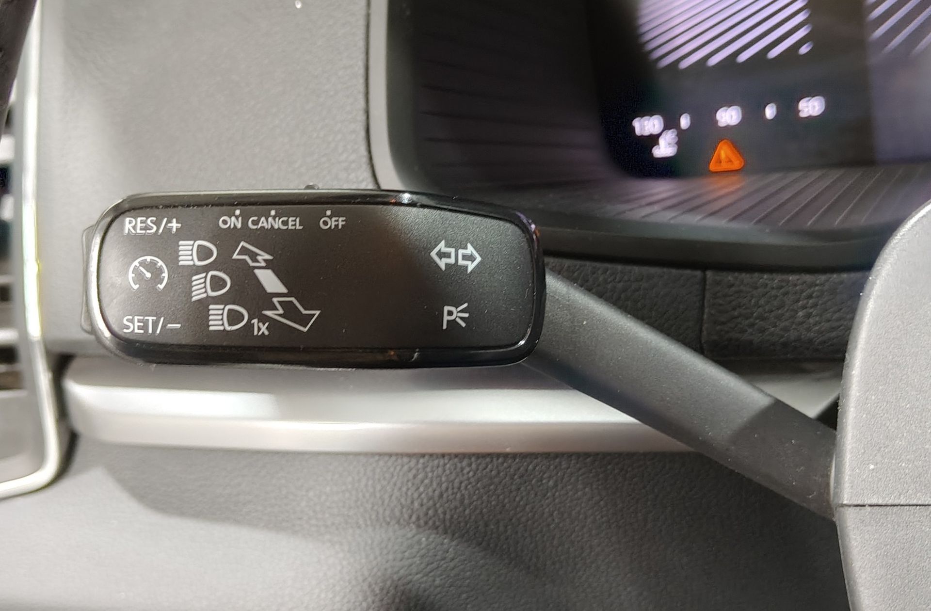 Škoda Karoq 2.0 TDI Selection - foto 25