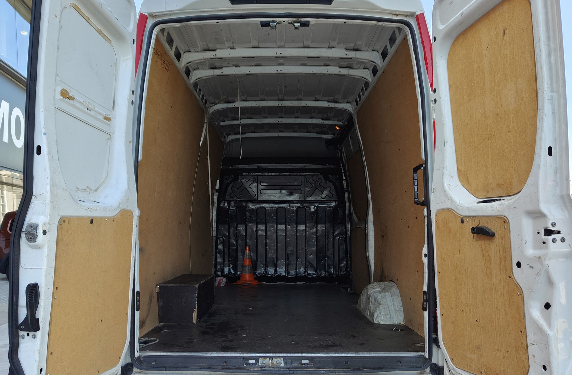 Iveco Daily Furgon 35 S 12 V 3520L/H2 - foto 12