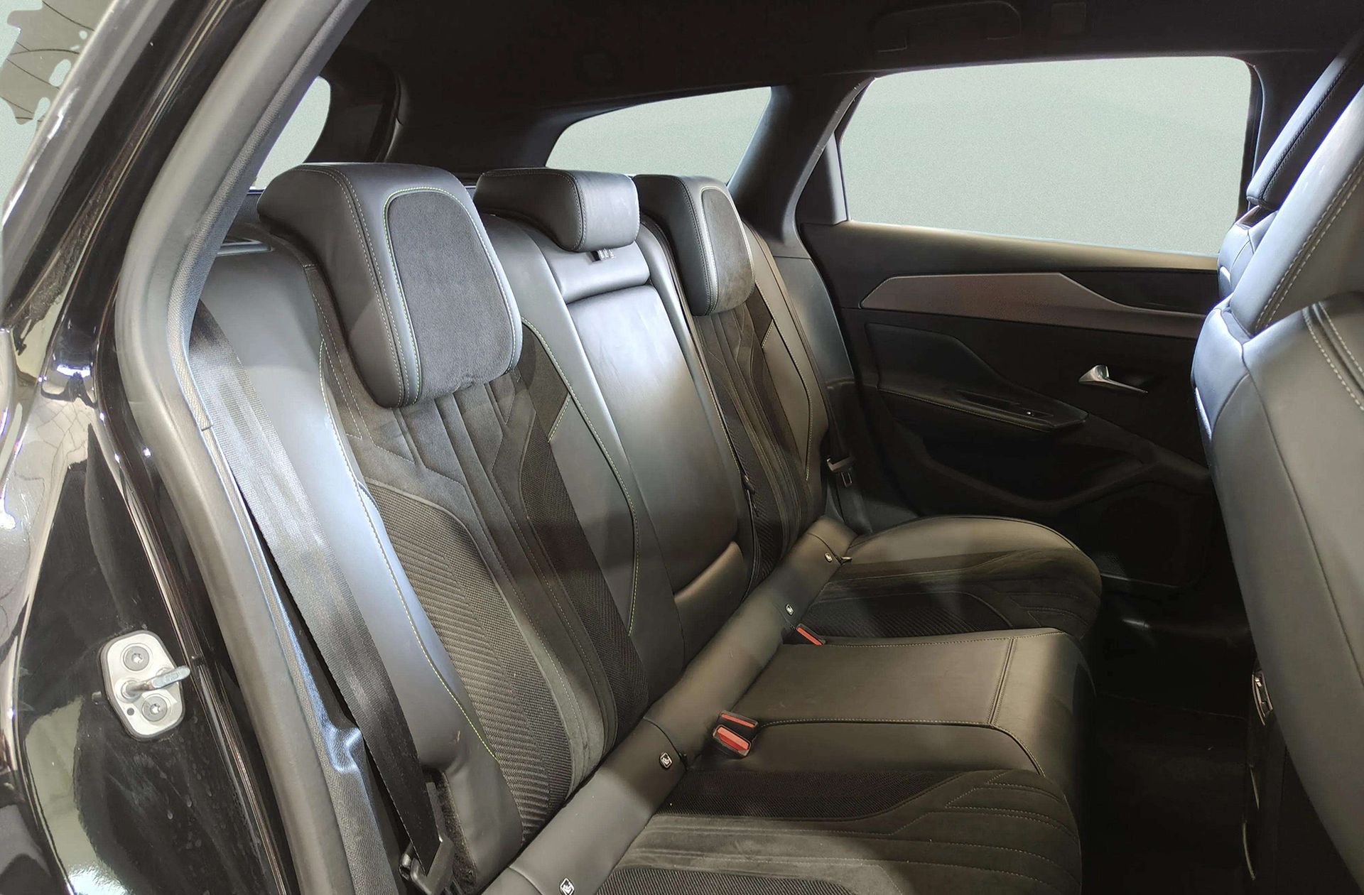Peugeot 308 SW BlueHDi 130 GT EAT8 - foto 18