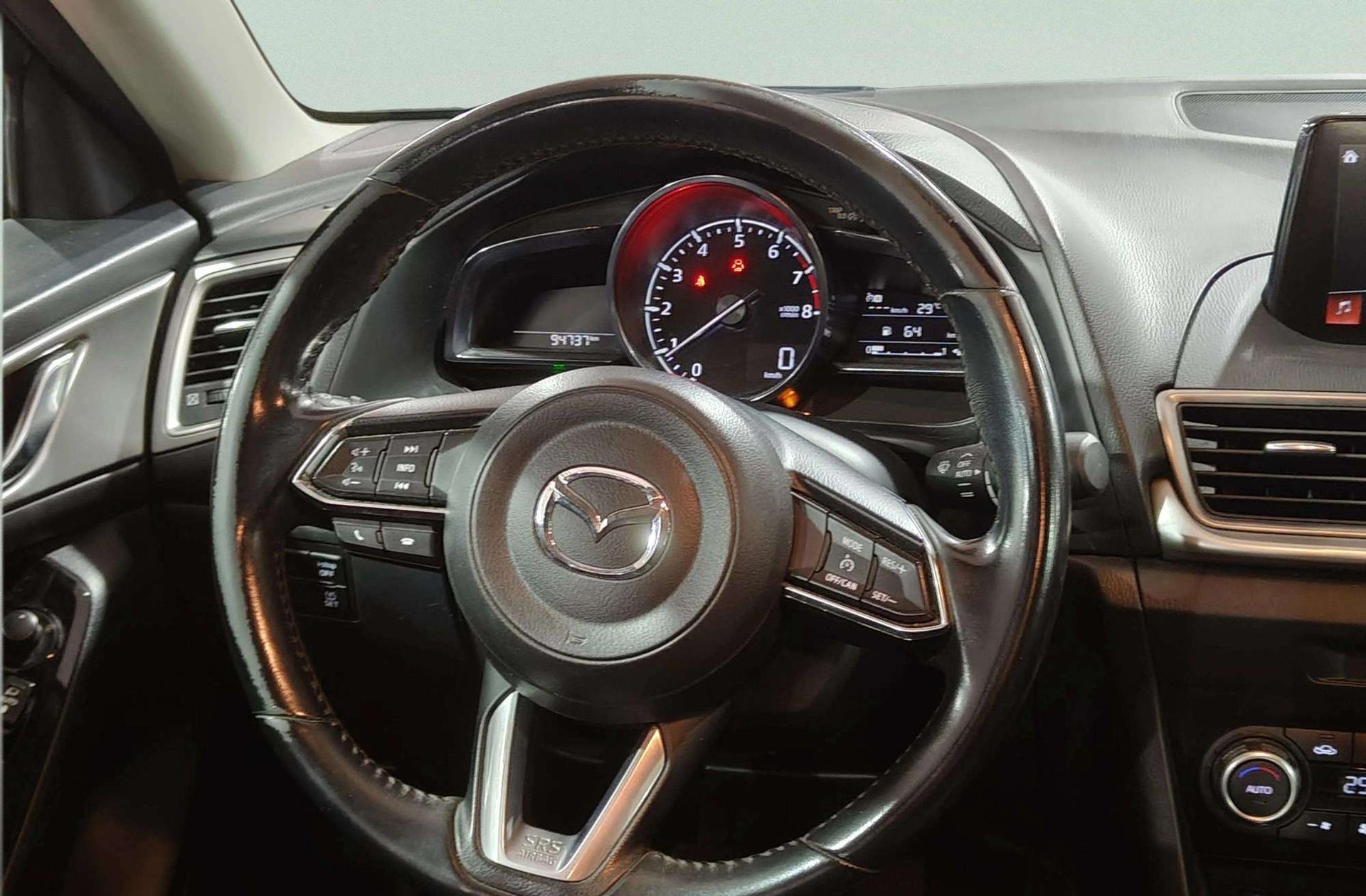 Mazda Mazda3 2.0 GE Black Tech Edition - foto 19