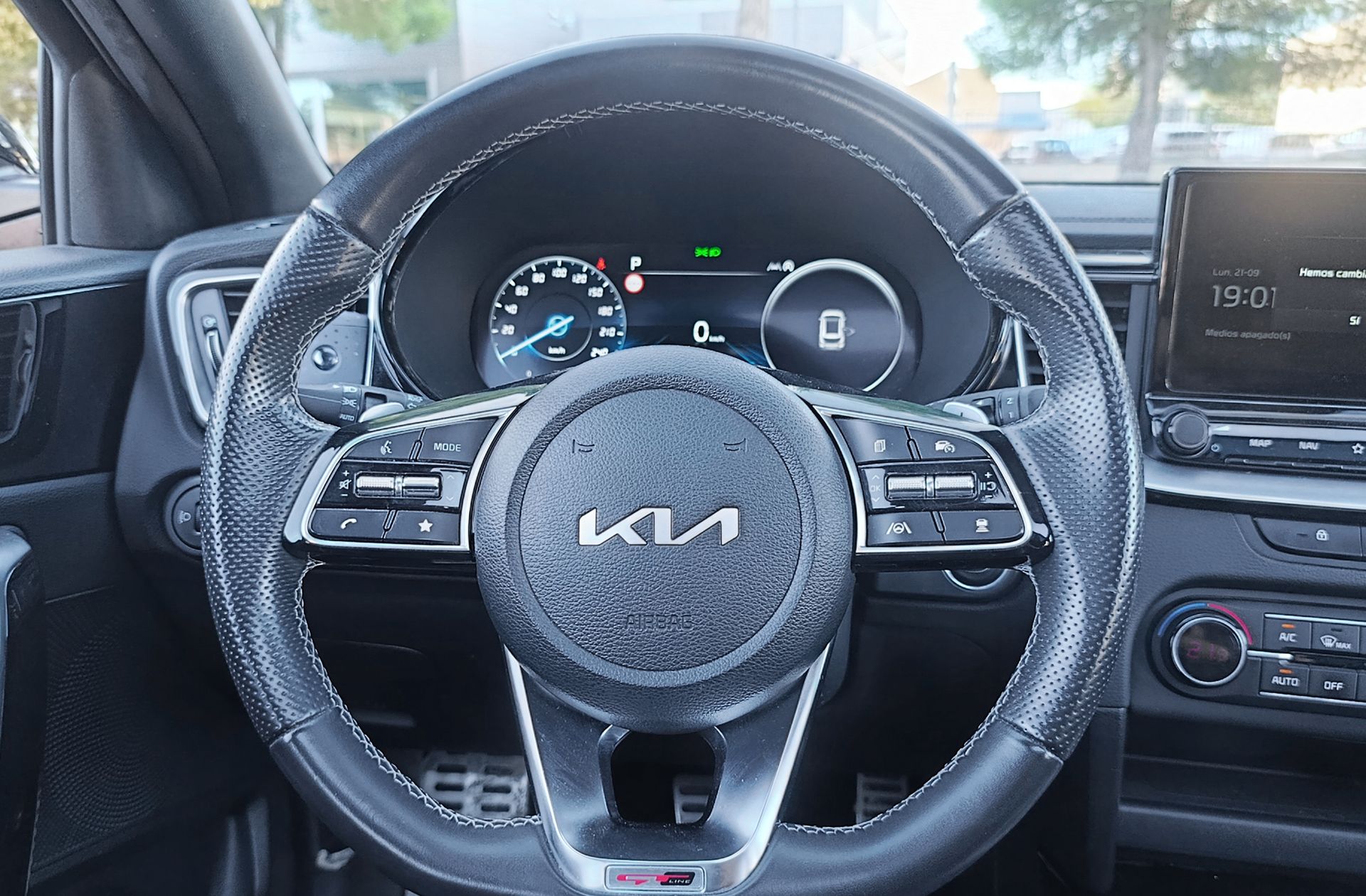 Kia Ceed 1.5 MHEV GT Line DCT - foto 23