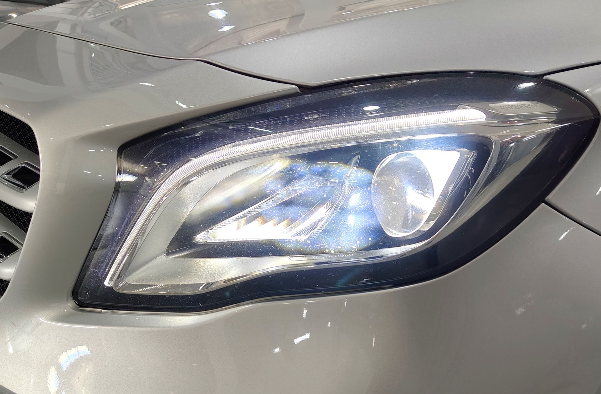 Mercedes-Benz GLA 180 Pack AMG - foto 13